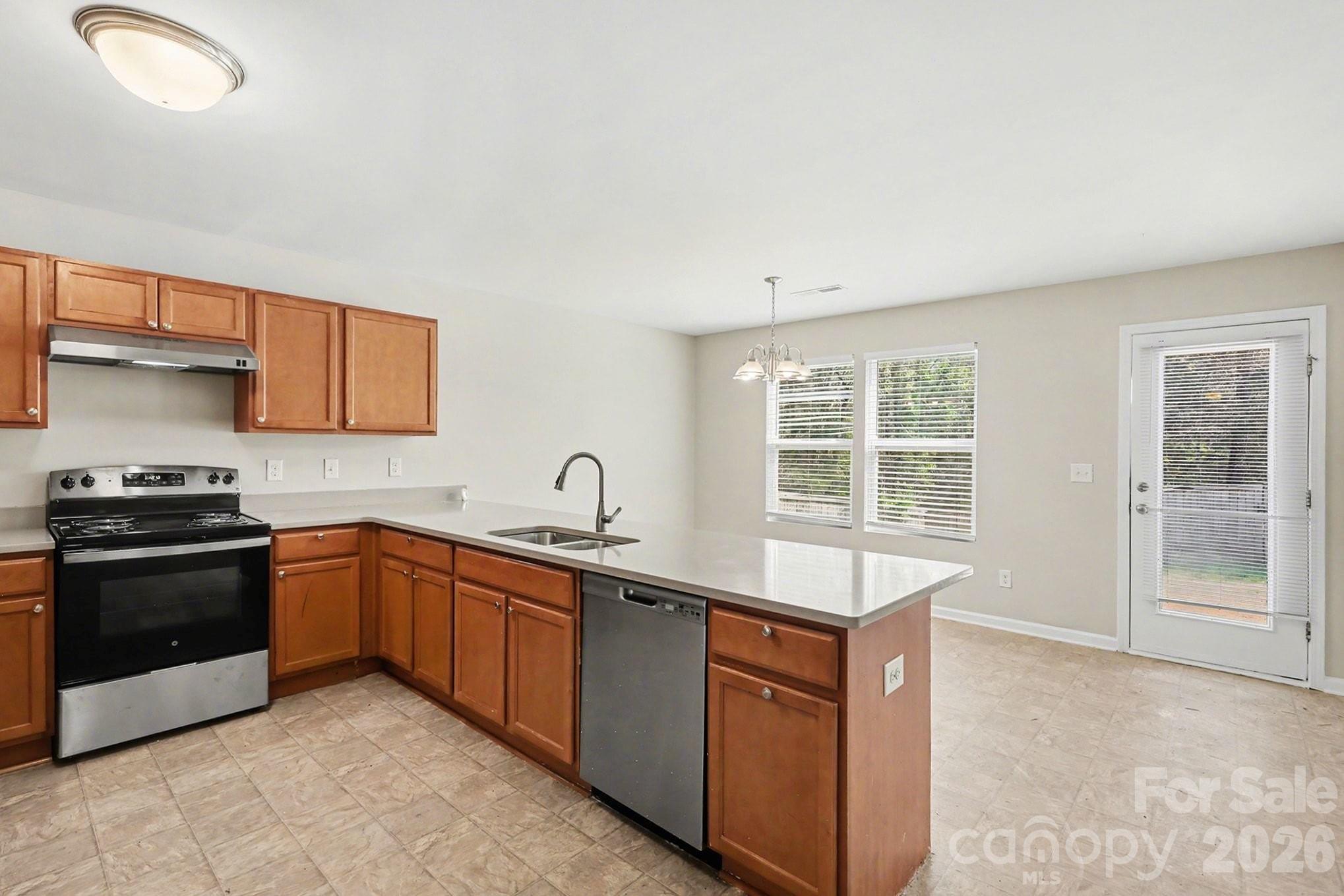 999 Ramsgate Drive SW