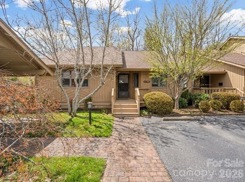 605 Red Oak Drive Hendersonville NC 28791