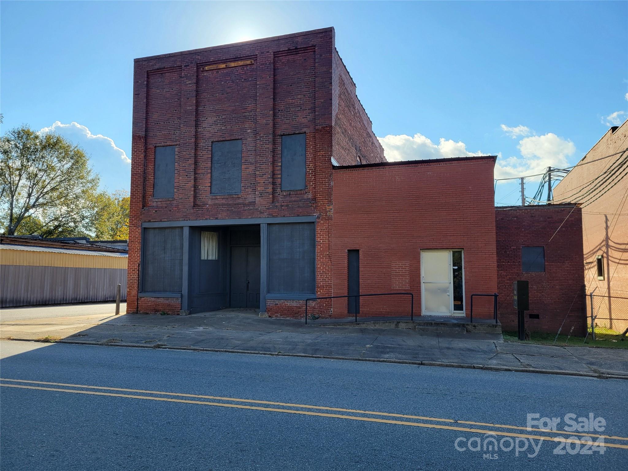 501 N Mountain Street