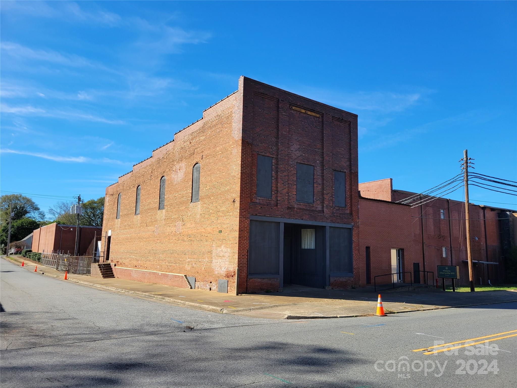 501 N Mountain Street