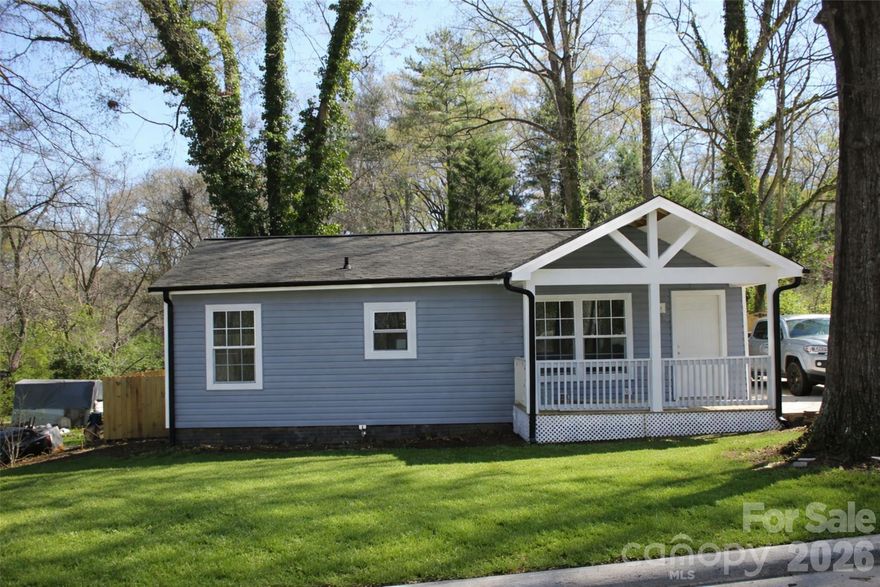Fully renovated simple home in the heart of Gastonia, offering comfort, convenience, and great value in a desirable location.
It features an updated bathroom and a practical layout that works well for everyday living. Clean, bright, and move-in ready, the home has a warm and inviting feel throughout.
Ideal for anyone looking for an affordable, low-maintenance home in a great location that is ready to move into.