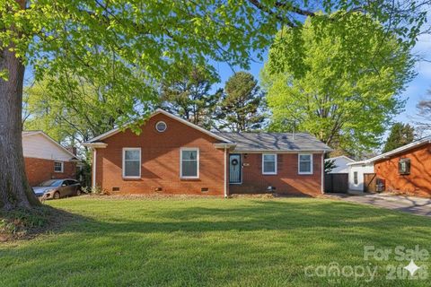 6814 Starcrest Drive Charlotte NC 28210