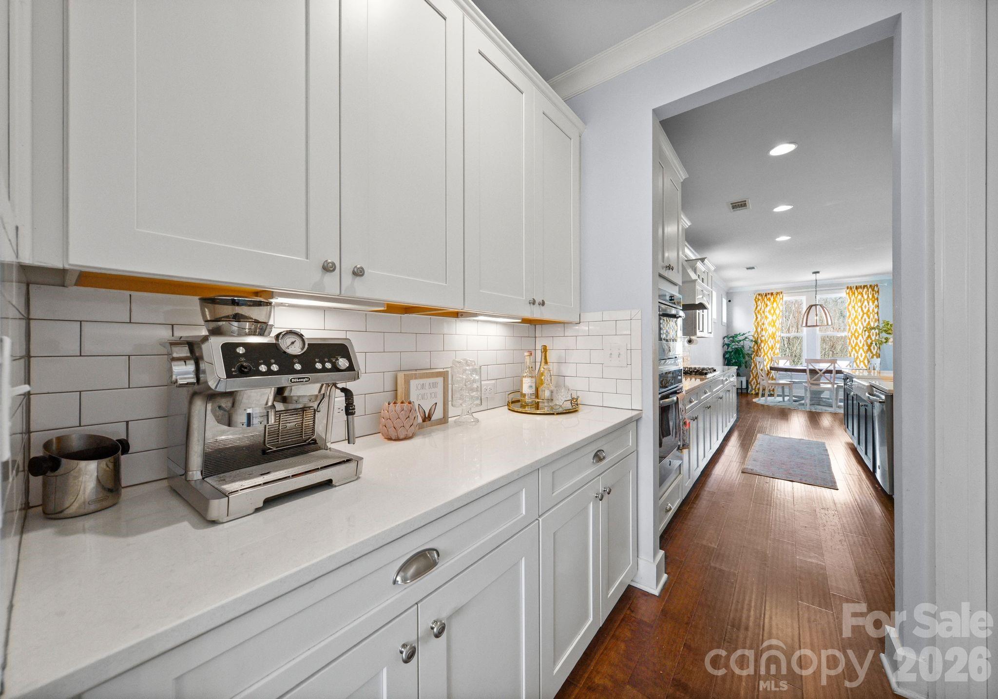 Cobblestone Manor - Residential