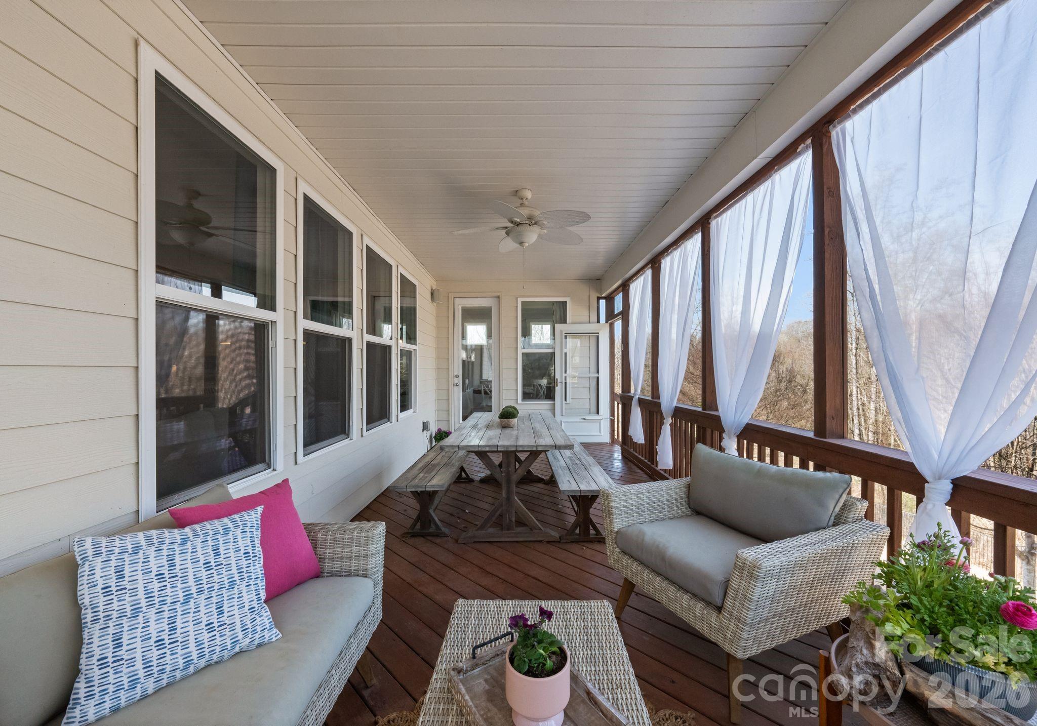 Cobblestone Manor - Residential