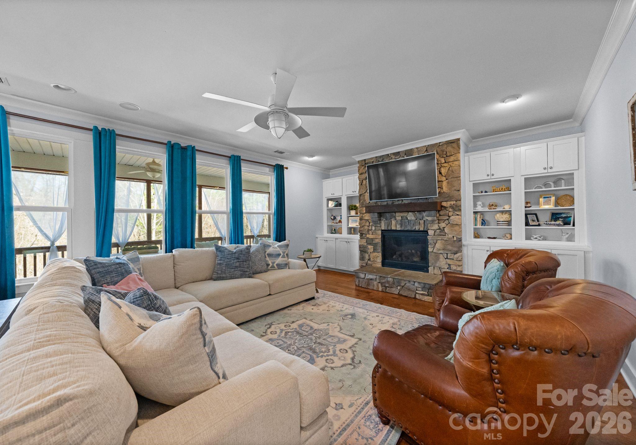 Cobblestone Manor - Residential