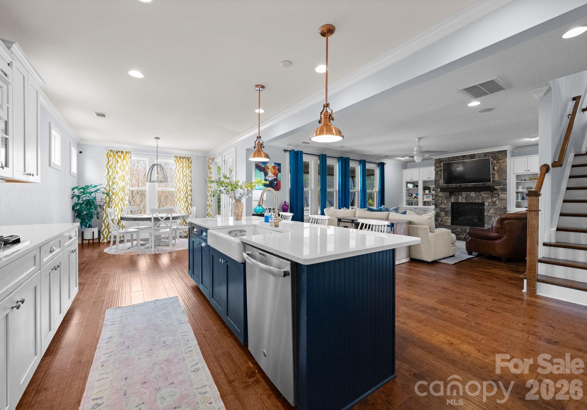 Cobblestone Manor - Residential