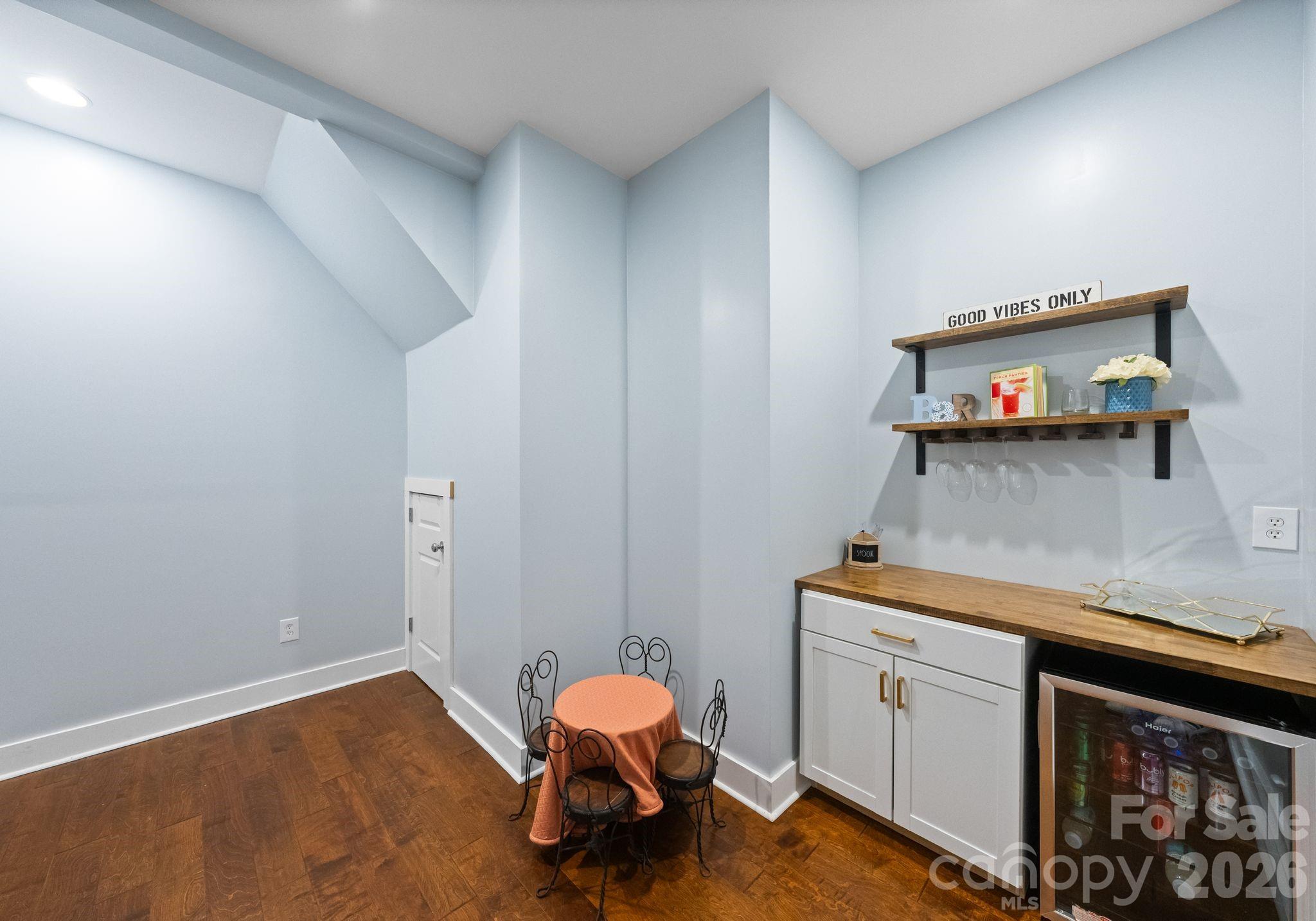 Cobblestone Manor - Residential