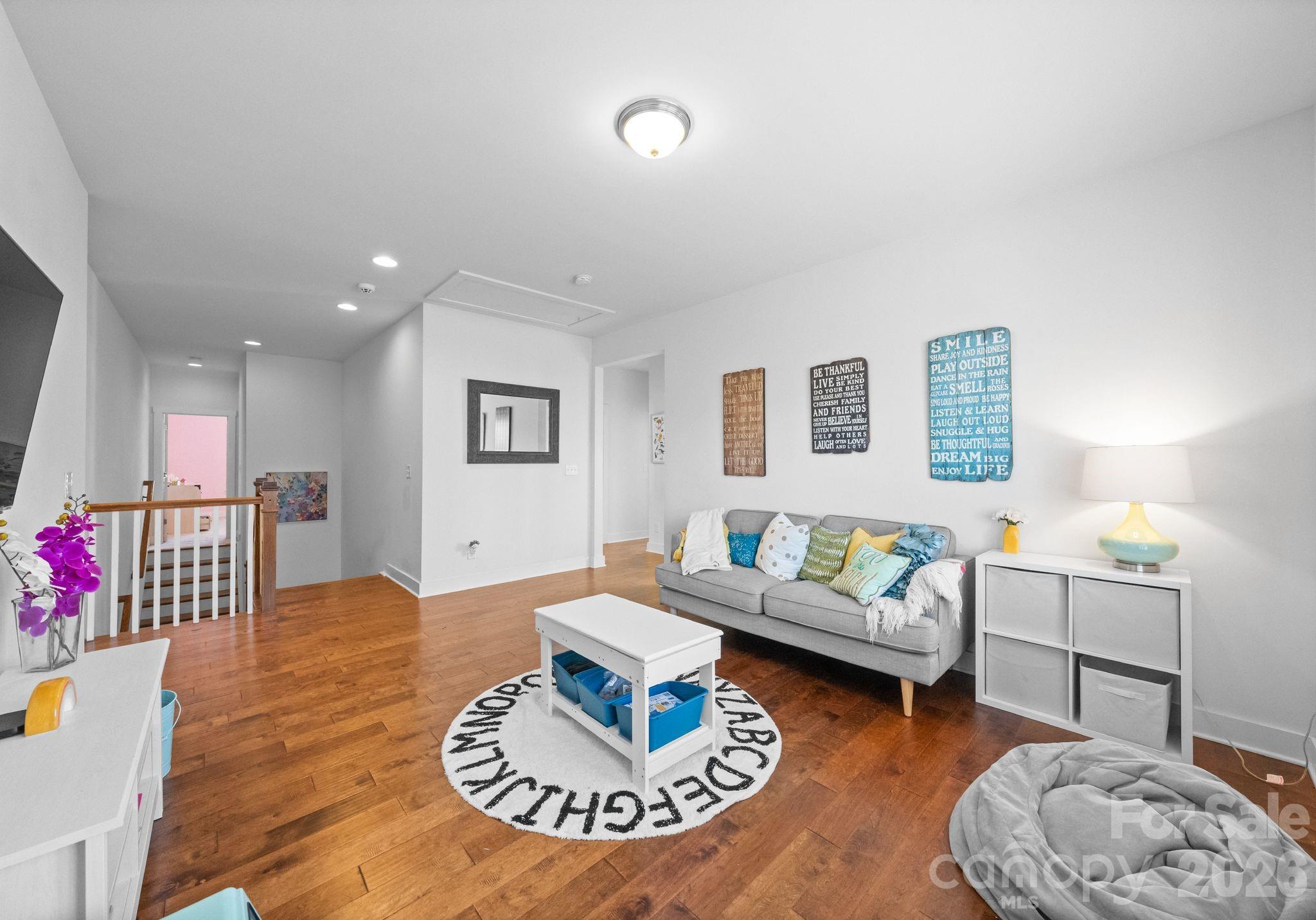 Cobblestone Manor - Residential