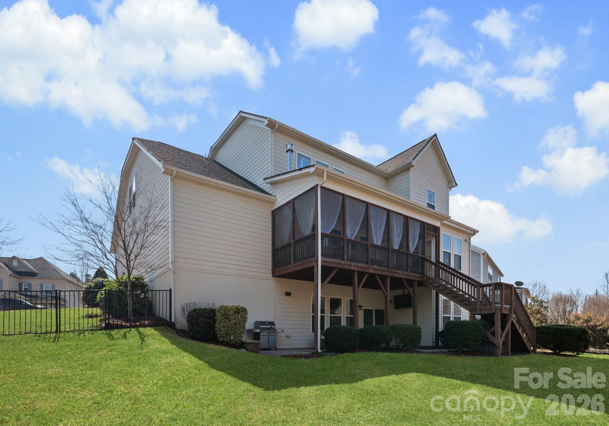 Cobblestone Manor - Residential