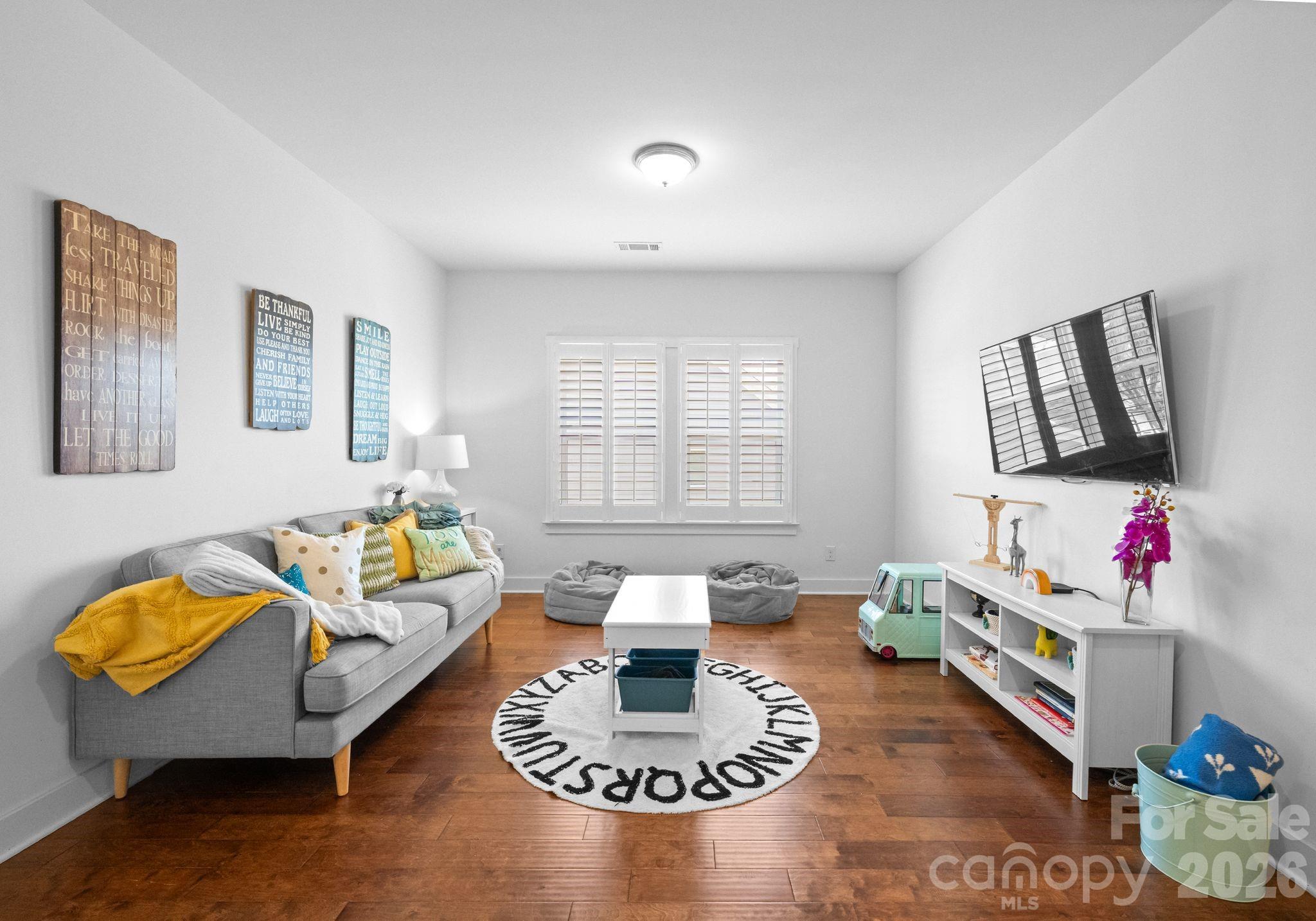 Cobblestone Manor - Residential