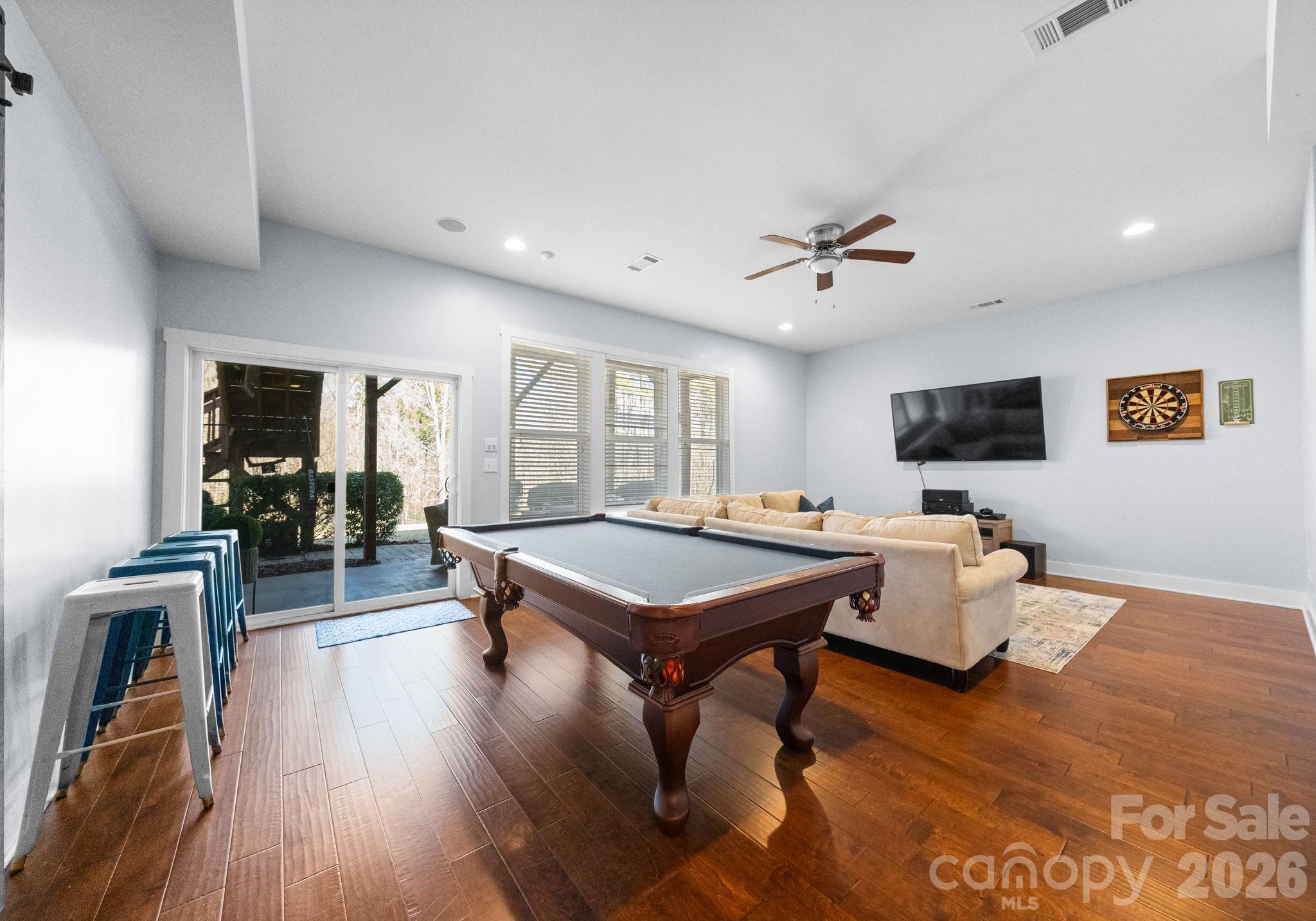 Cobblestone Manor - Residential