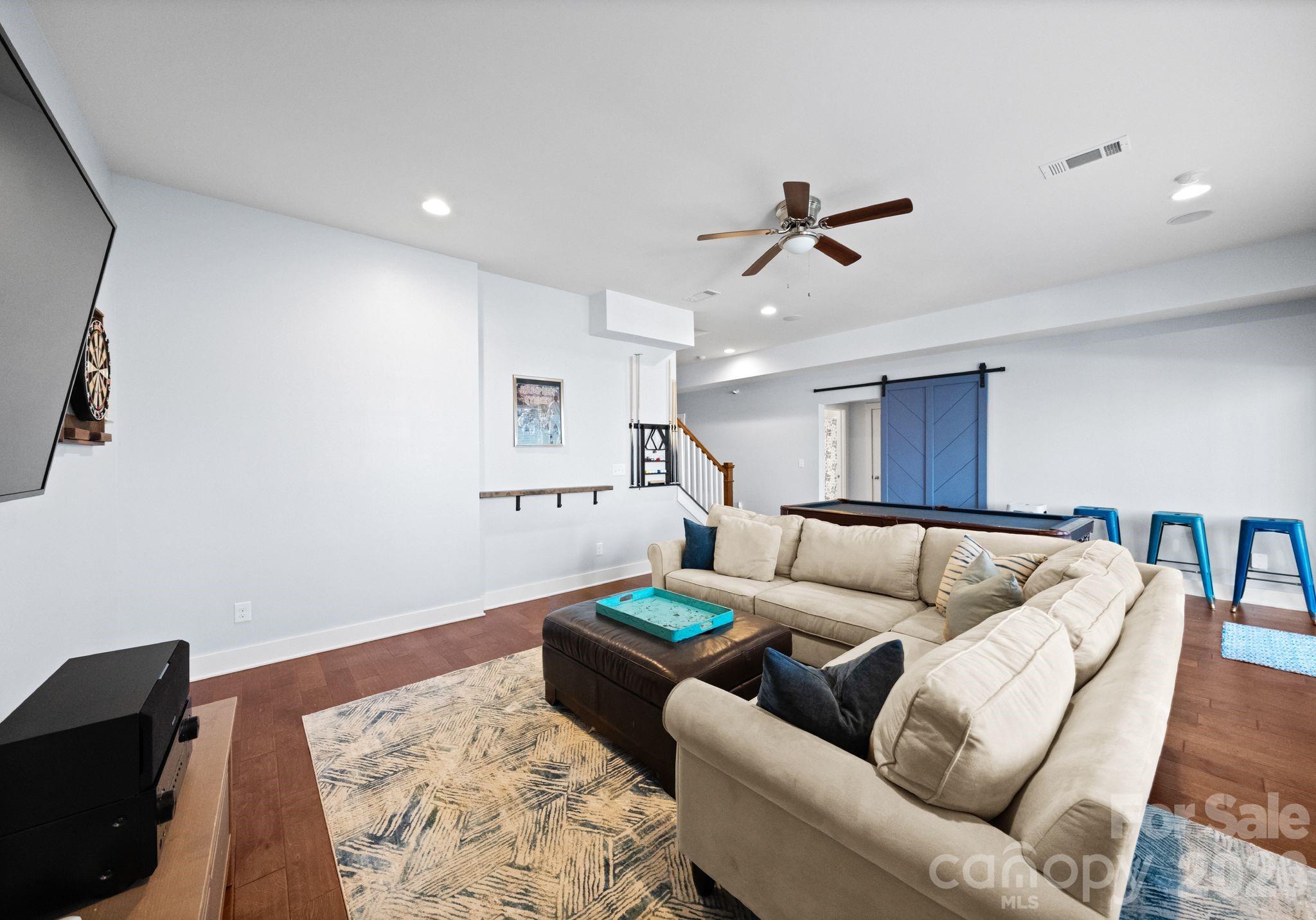 Cobblestone Manor - Residential