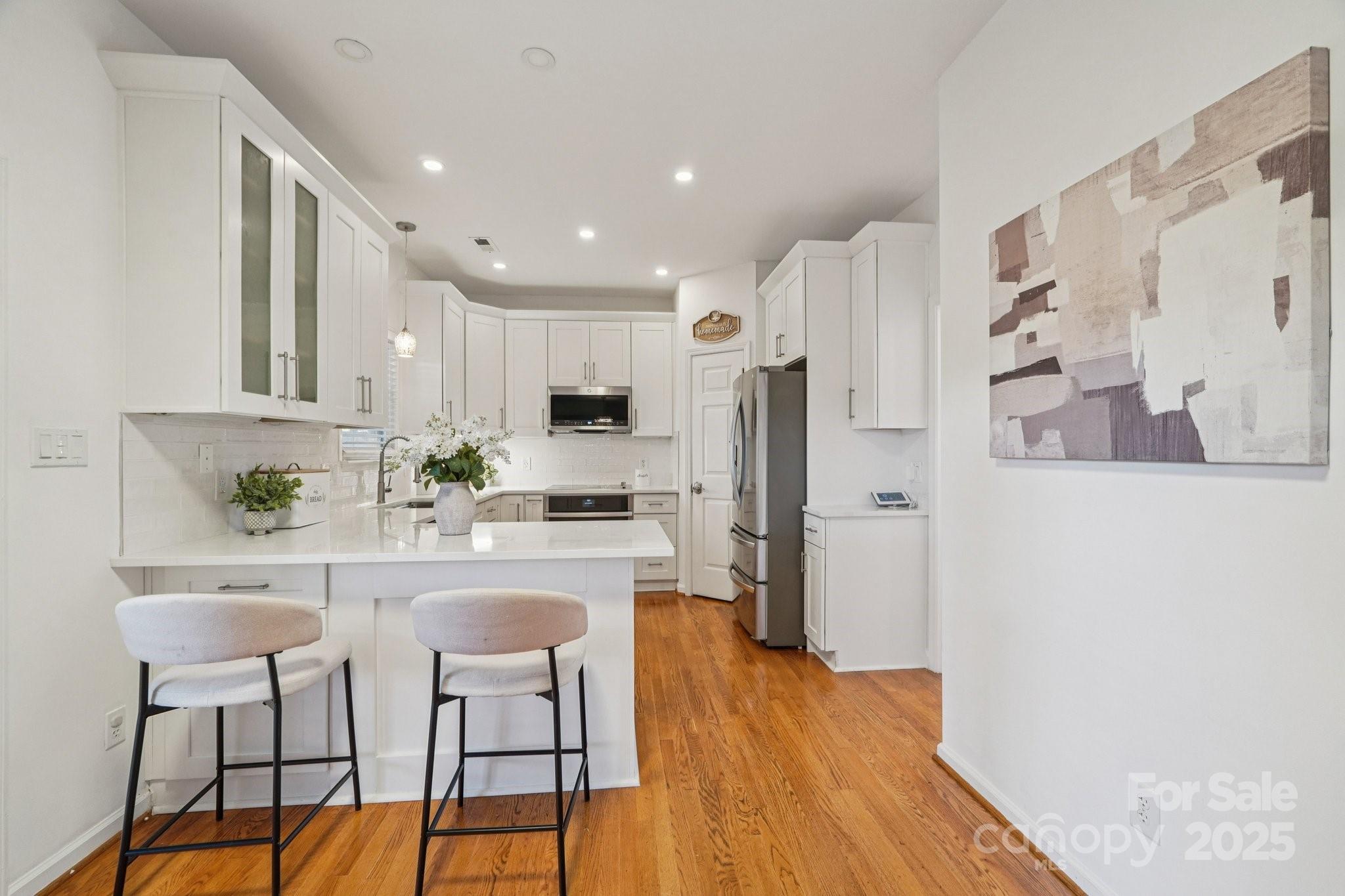 6401 Rosebriar Lane