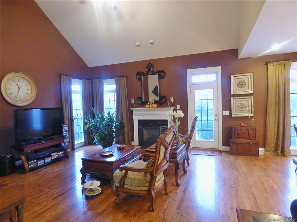 Lake Shore - Residential