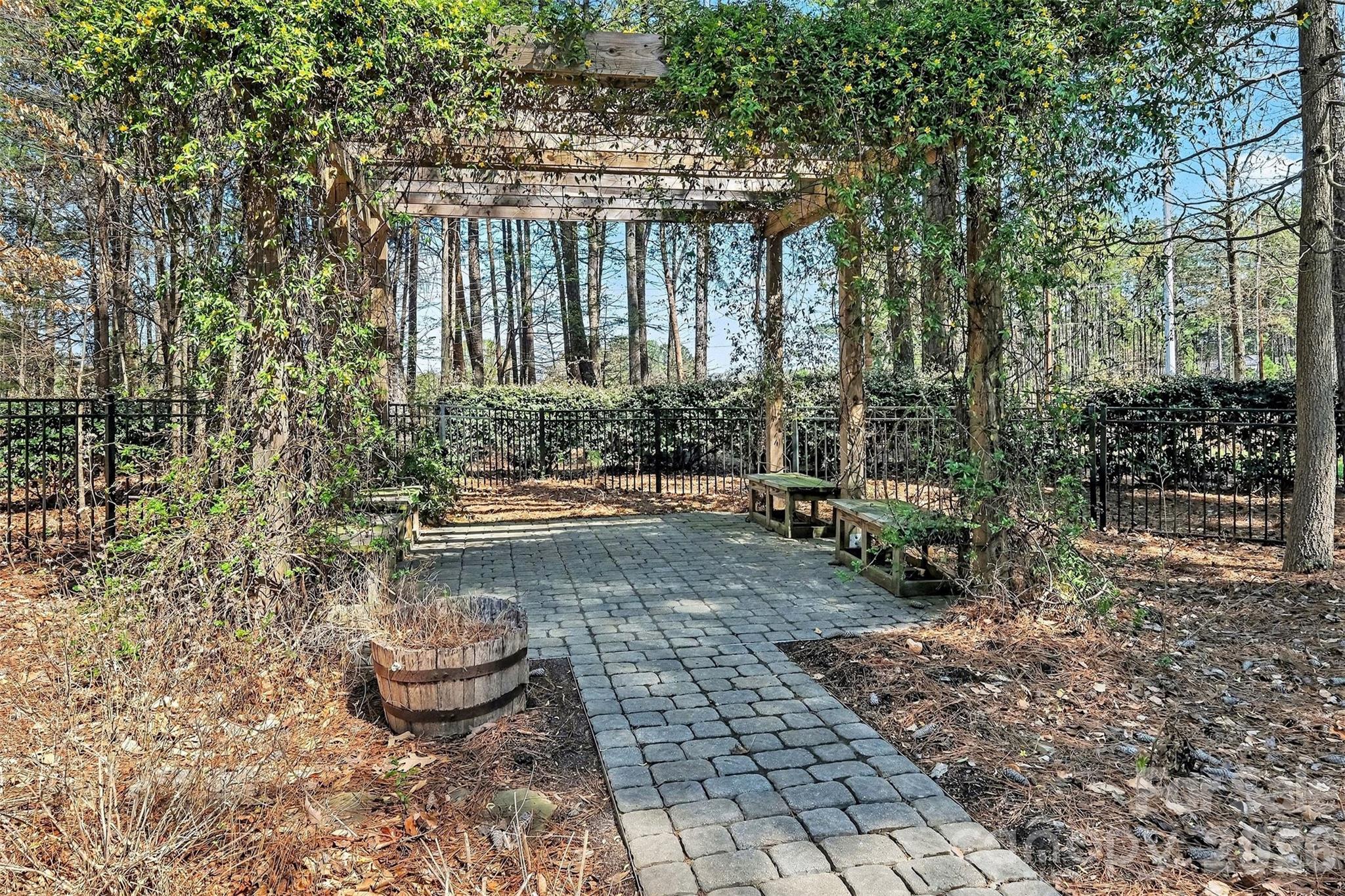 Lake Shore - Residential