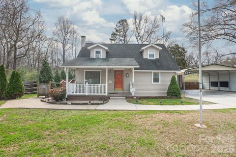 Photo of 1411 Hensley Road E, Fort Mill, SC 29715 (MLS # 4358947)