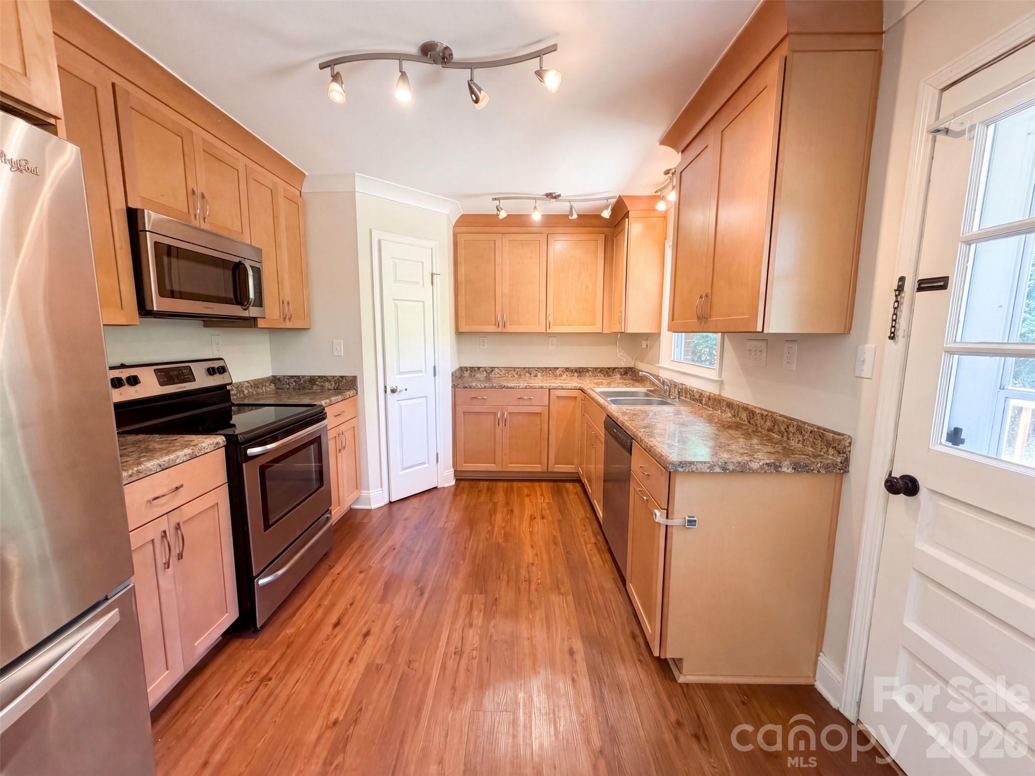 2154 Rosewood Drive