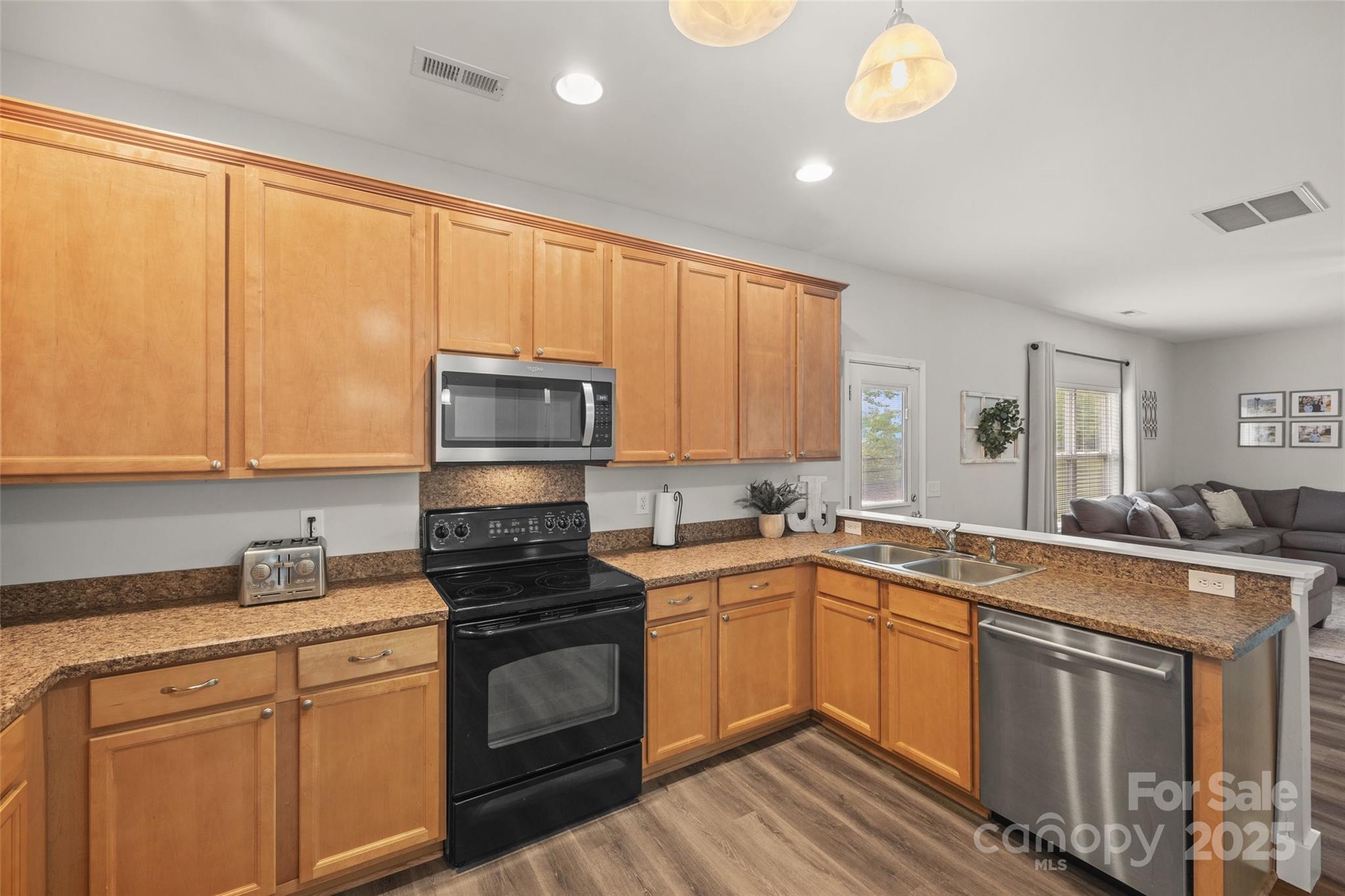 Sandy Pointe - Residential