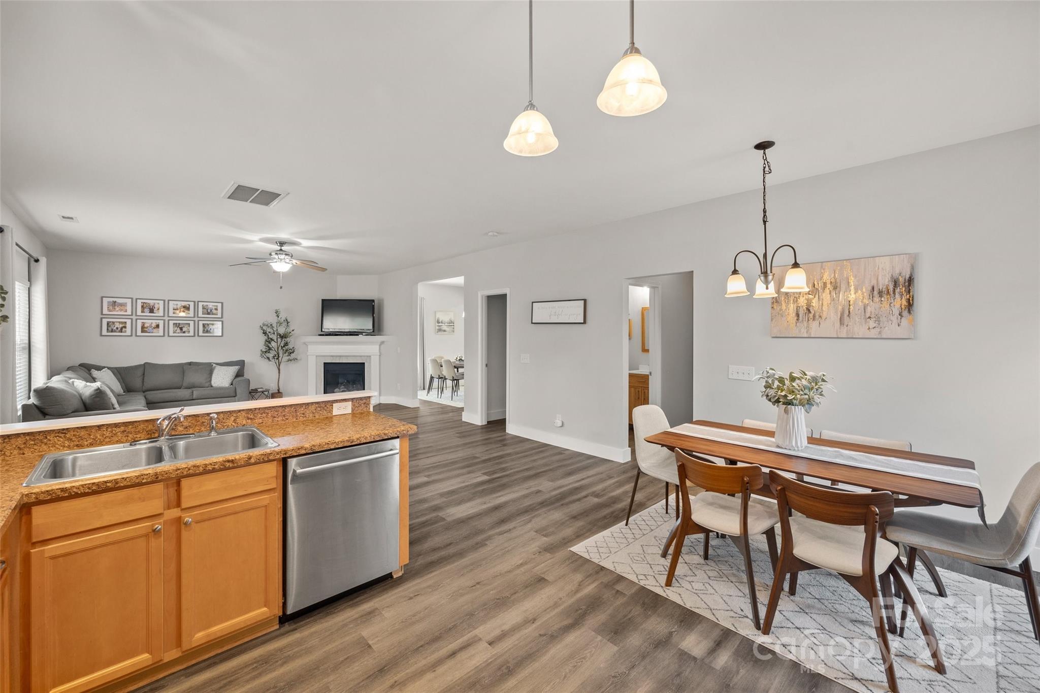 Sandy Pointe - Residential