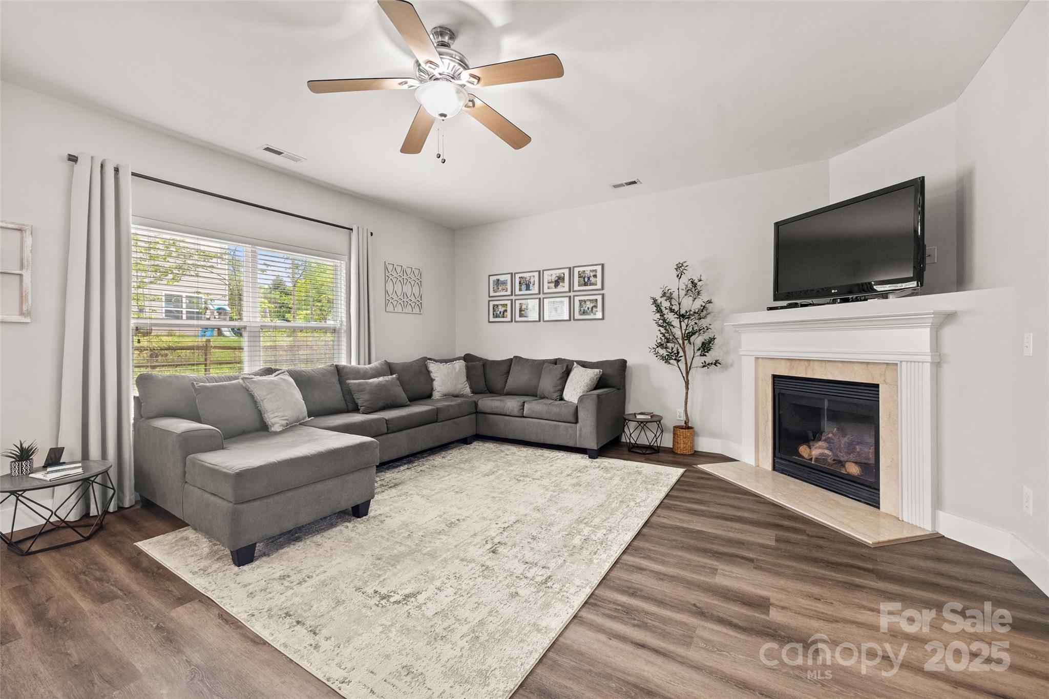 Sandy Pointe - Residential