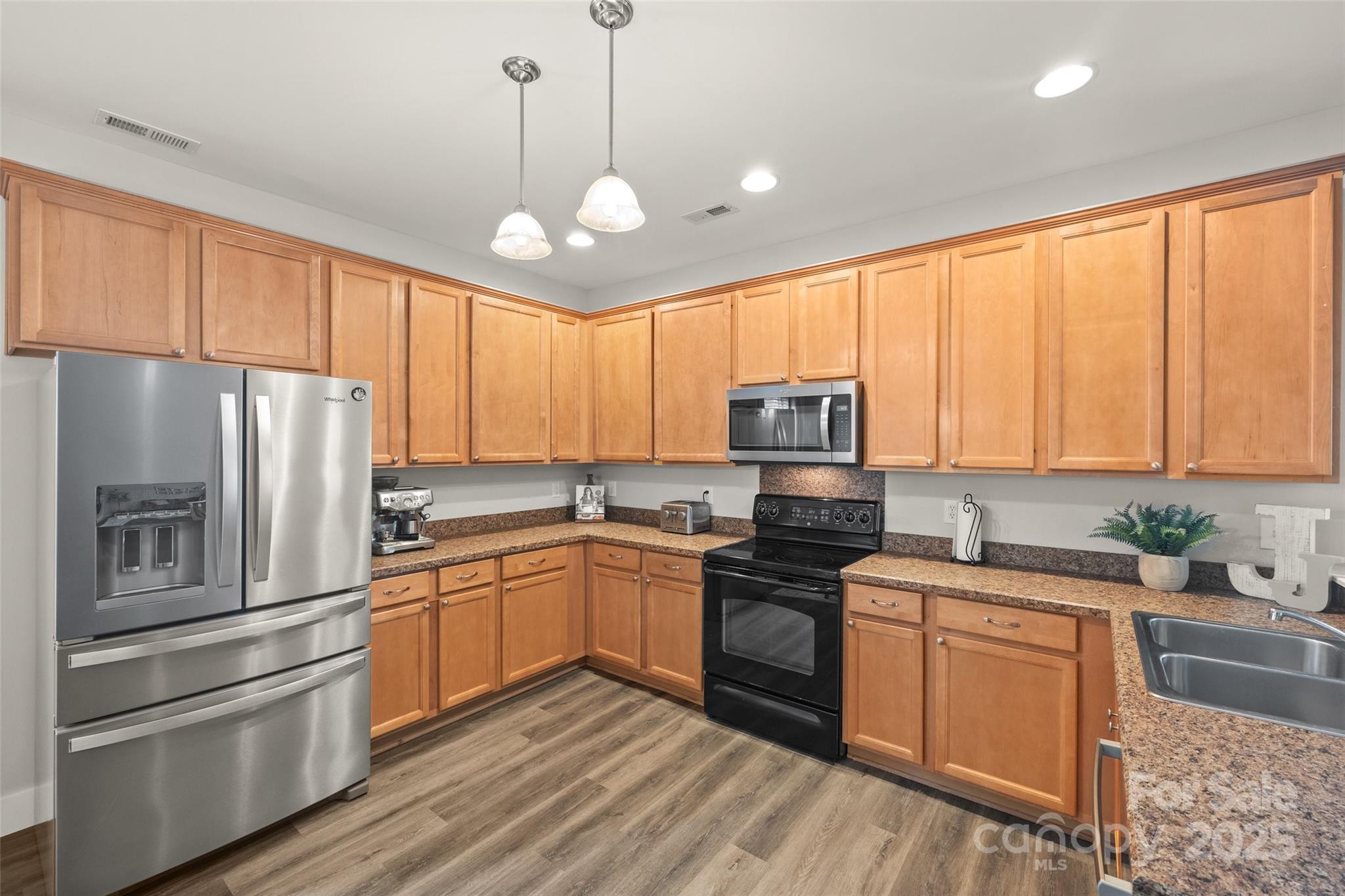 Sandy Pointe - Residential