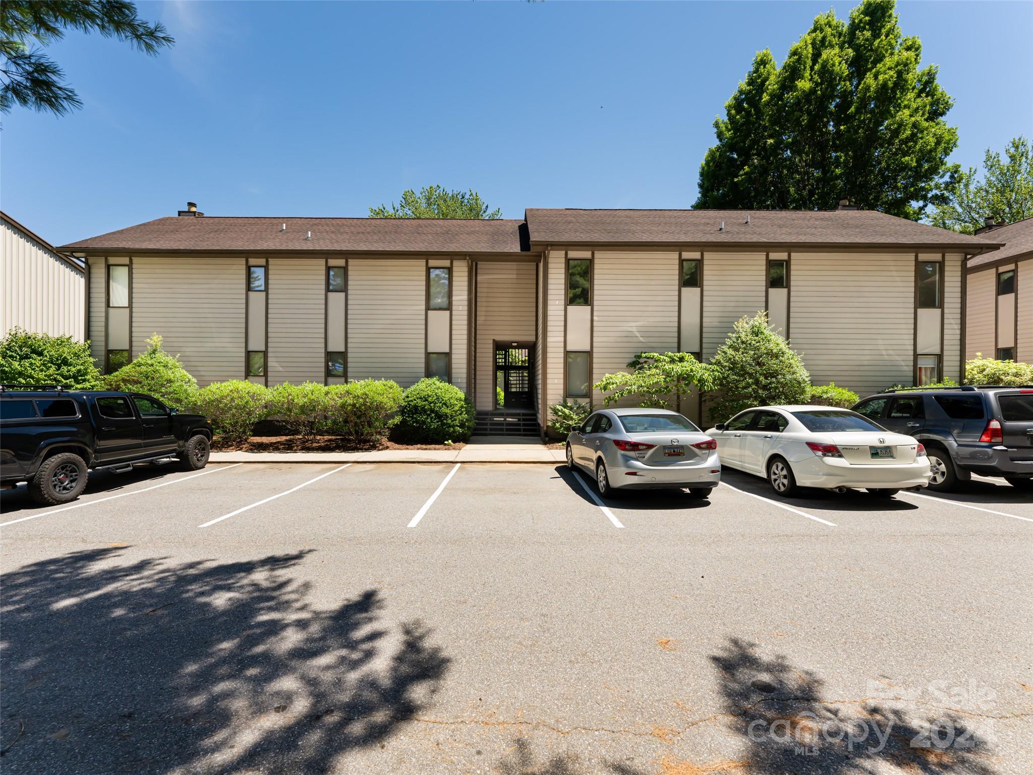 Courtside - Residential