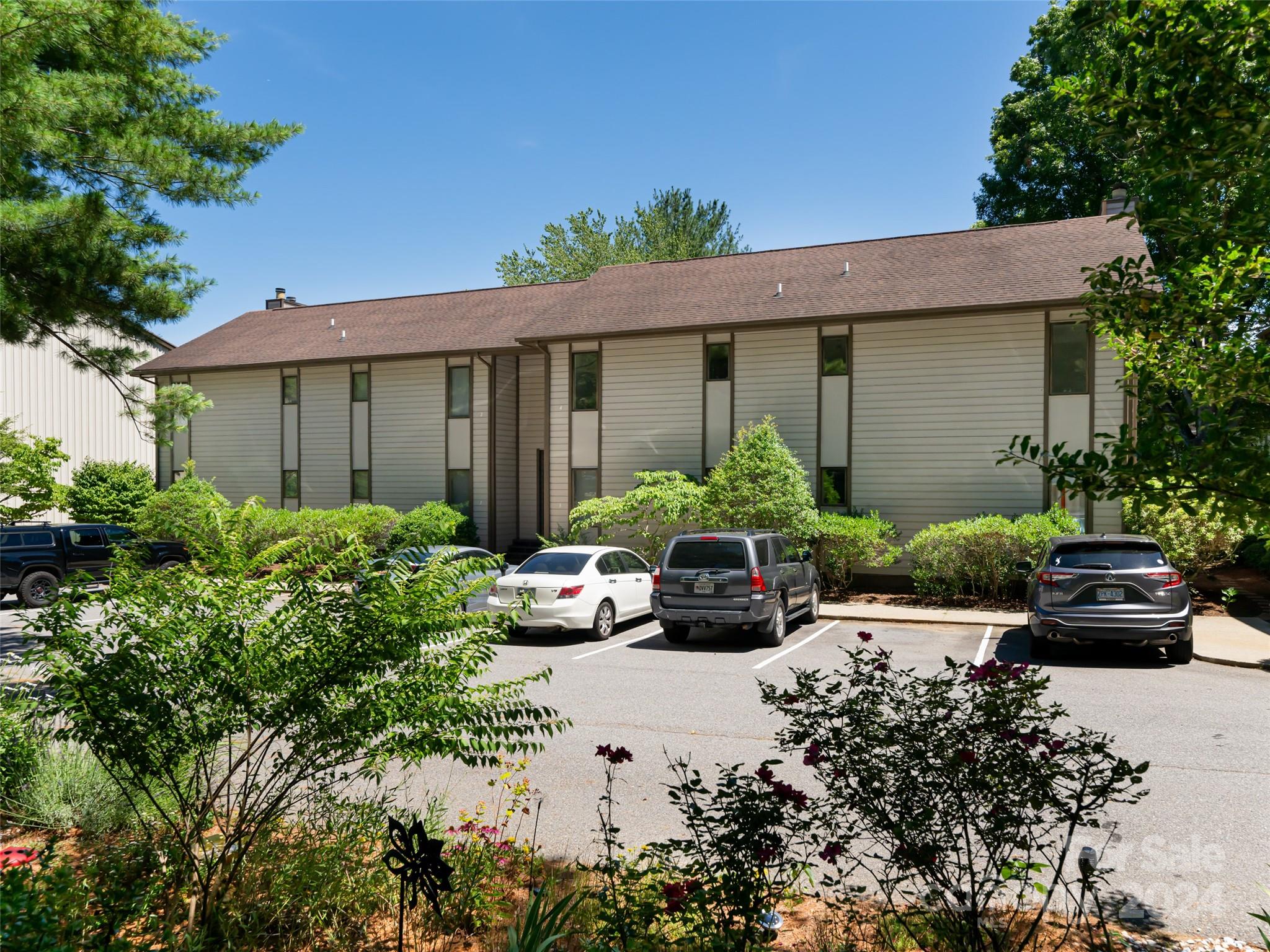 Courtside - Residential