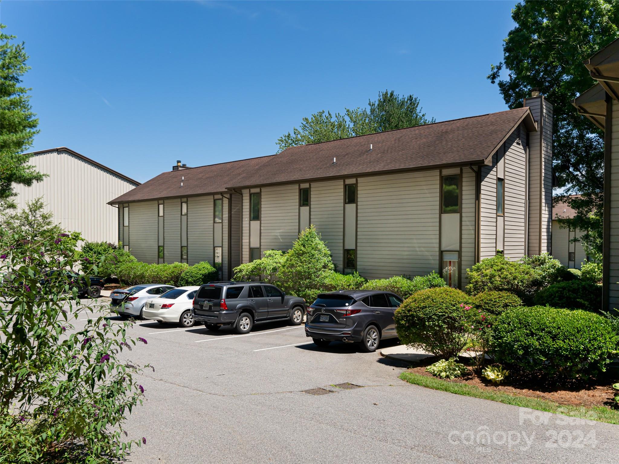 Courtside - Residential