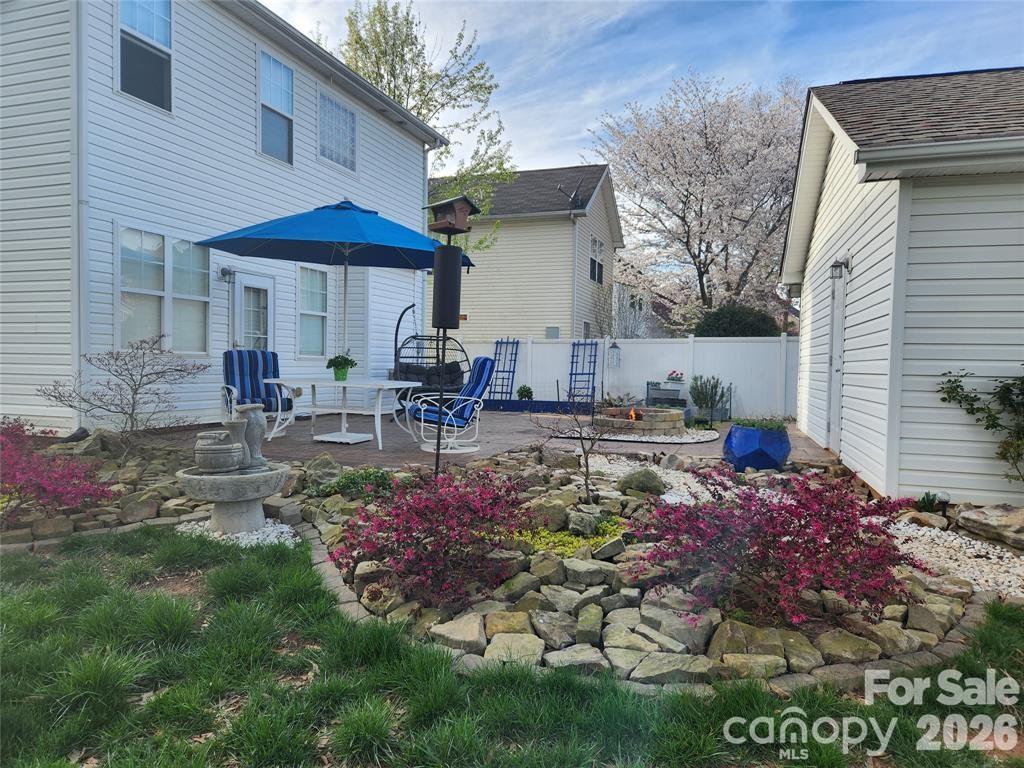 15404 Crossing Gate Drive