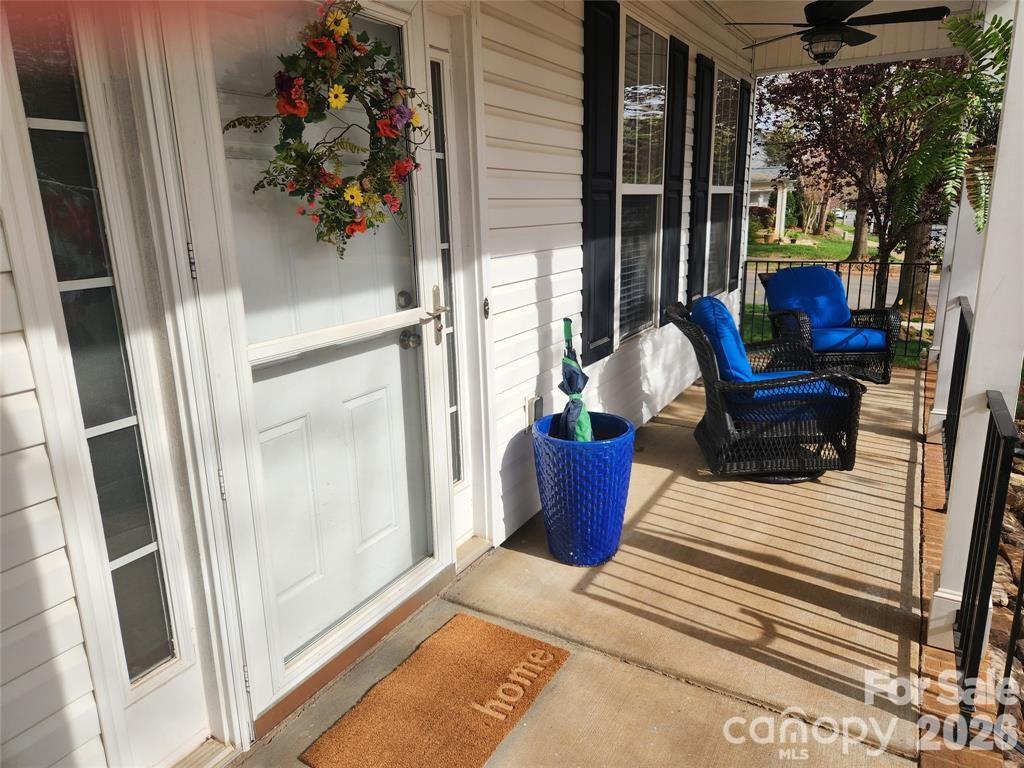 15404 Crossing Gate Drive