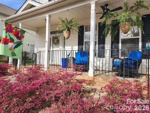 Photo of 15404 Crossing Gate Drive, Cornelius, NC 28031 (MLS # 4363409)