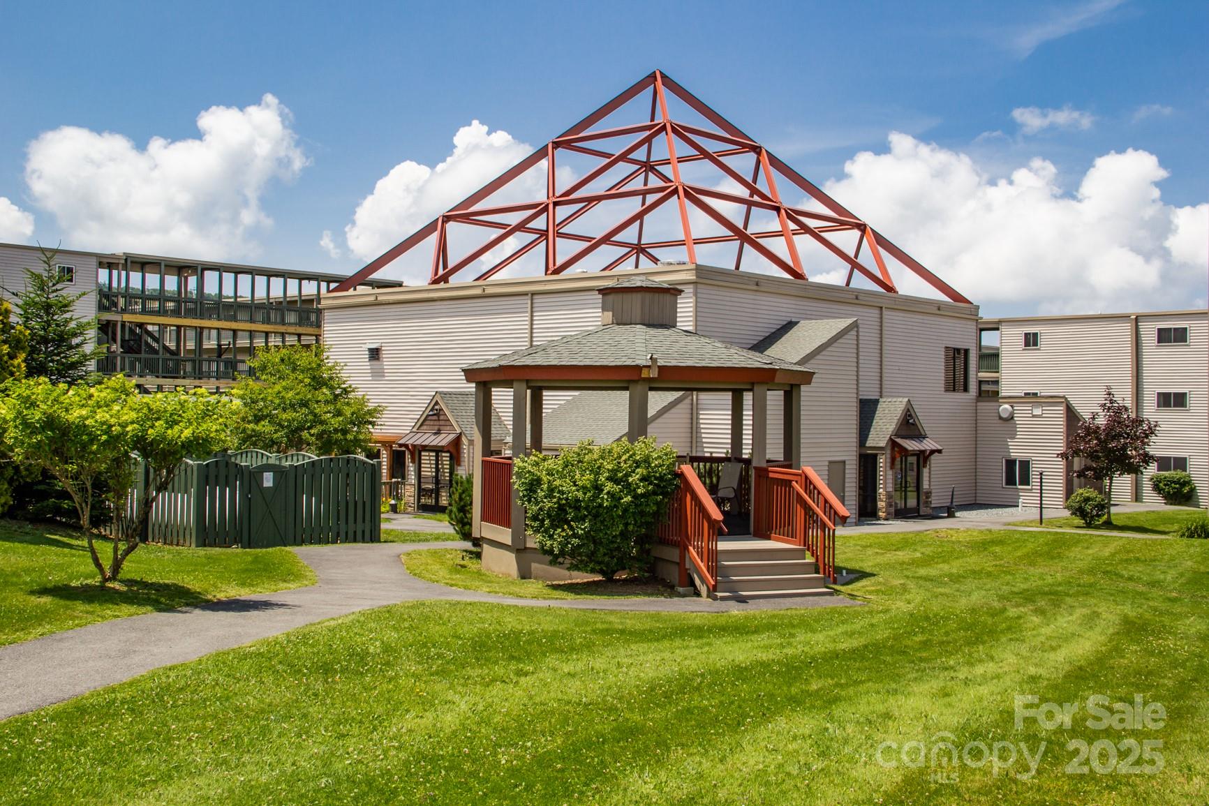 Pinnacle Inn - Residential