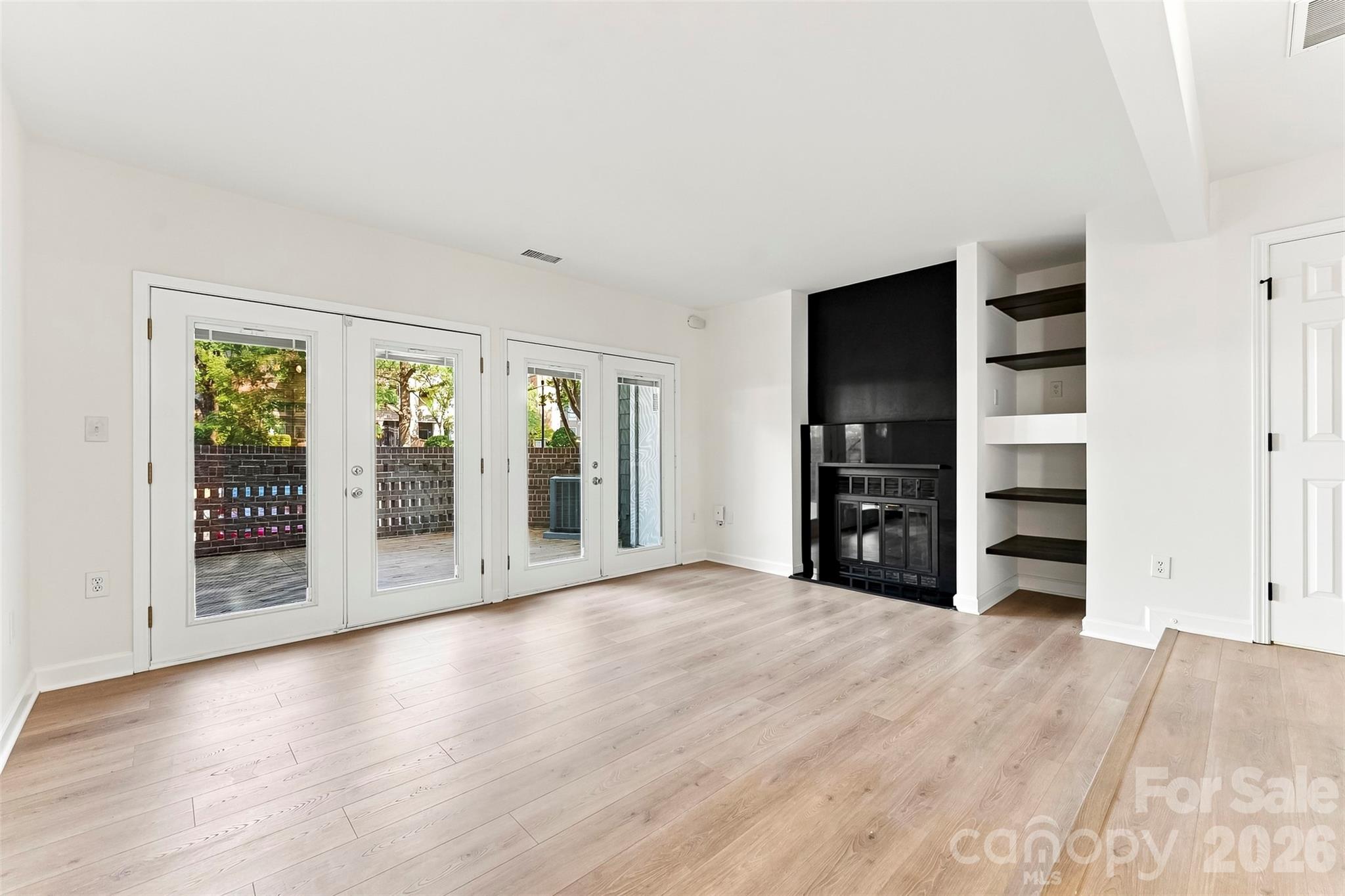 425 W 8th Street 87
