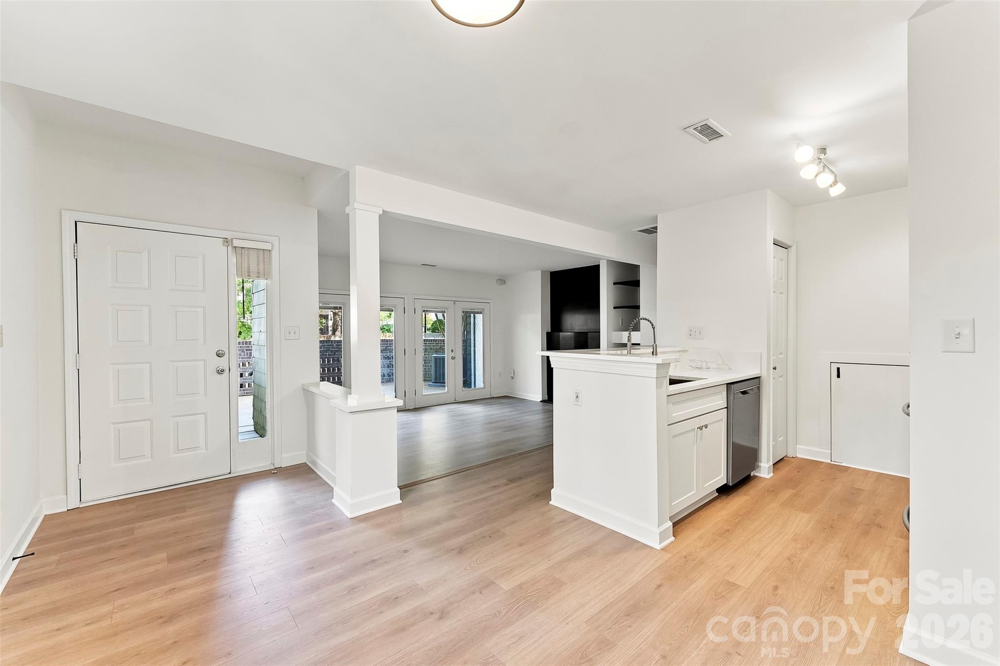 425 W 8th Street 87