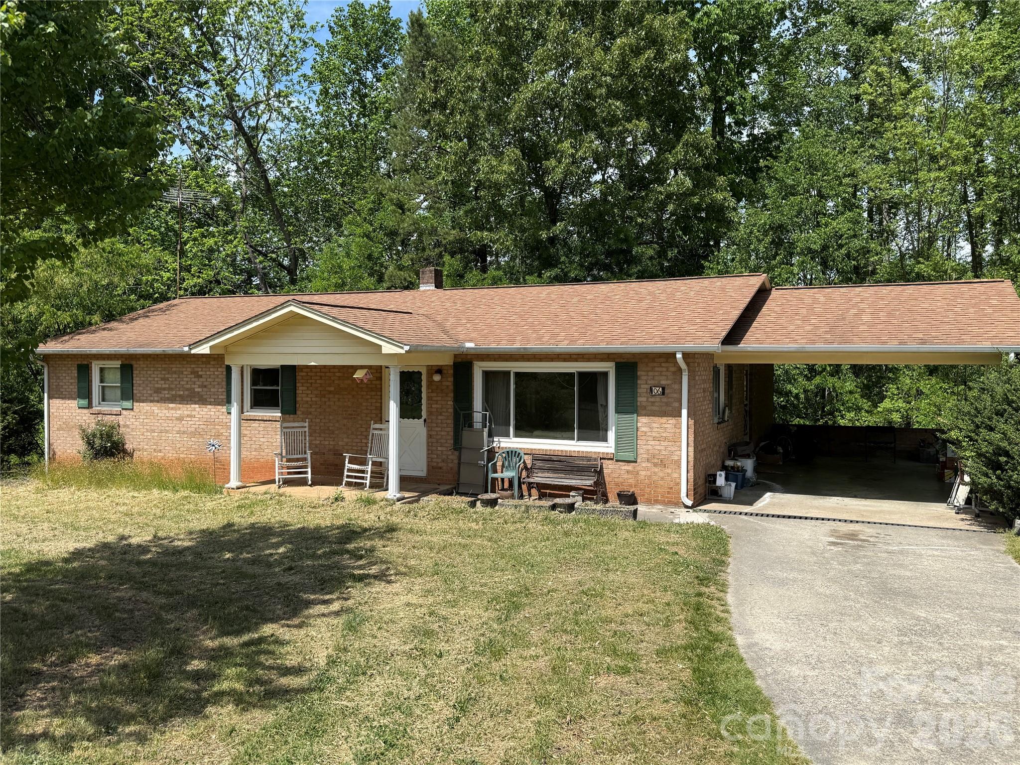 106 Seagle Avenue SE