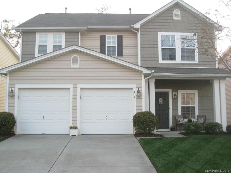 Beautifully maintained yard w/fenced back yard, invites you into this well loved home. Main level flows with LR & open, spacious den, breakfast & kitchen. Abundant kitchen cabinets & work area. Upstairs features nice loft get away, large master BR, master BA and walk-in closet. Good size secondary bedrooms & large laundry.