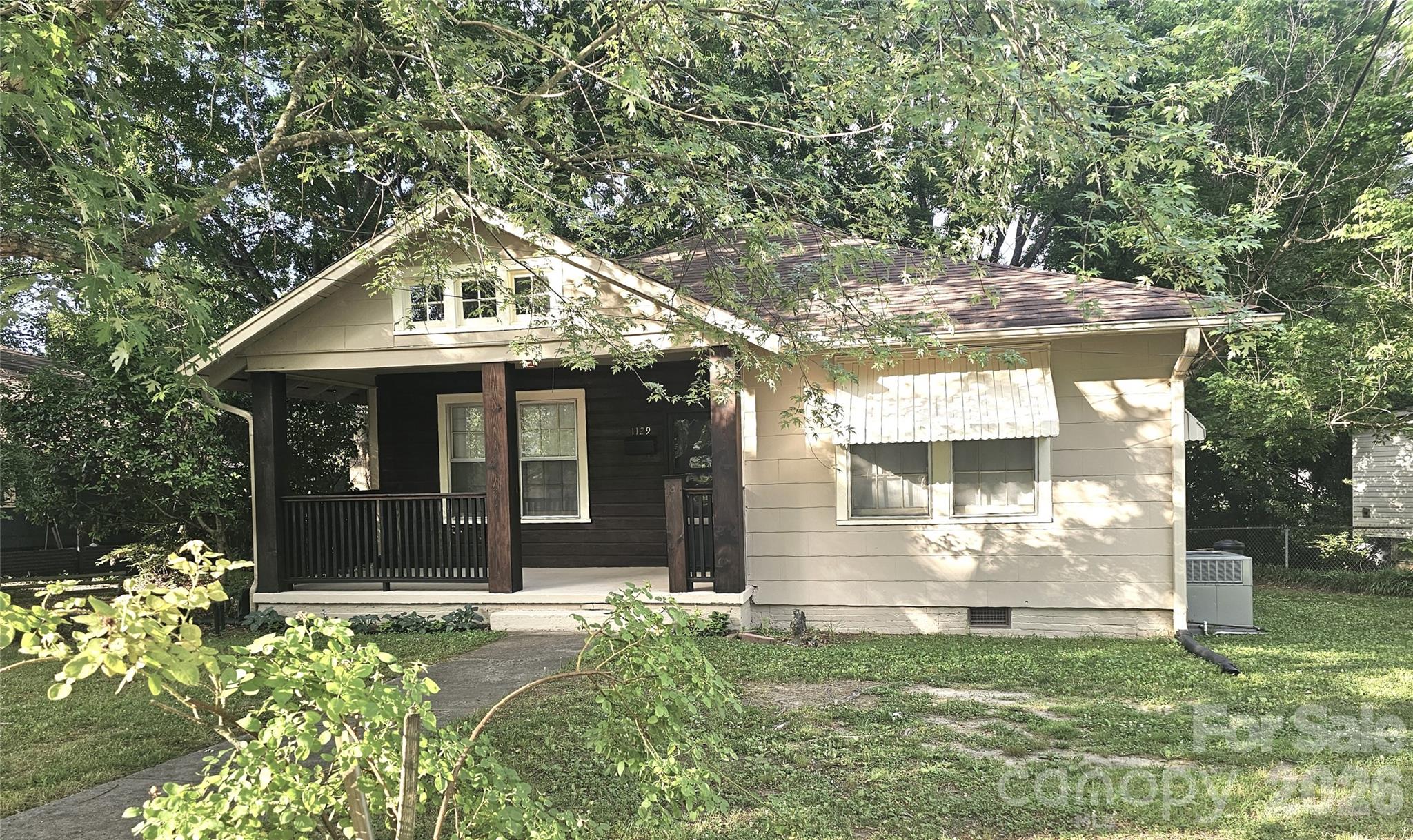 1129 W 5th Avenue