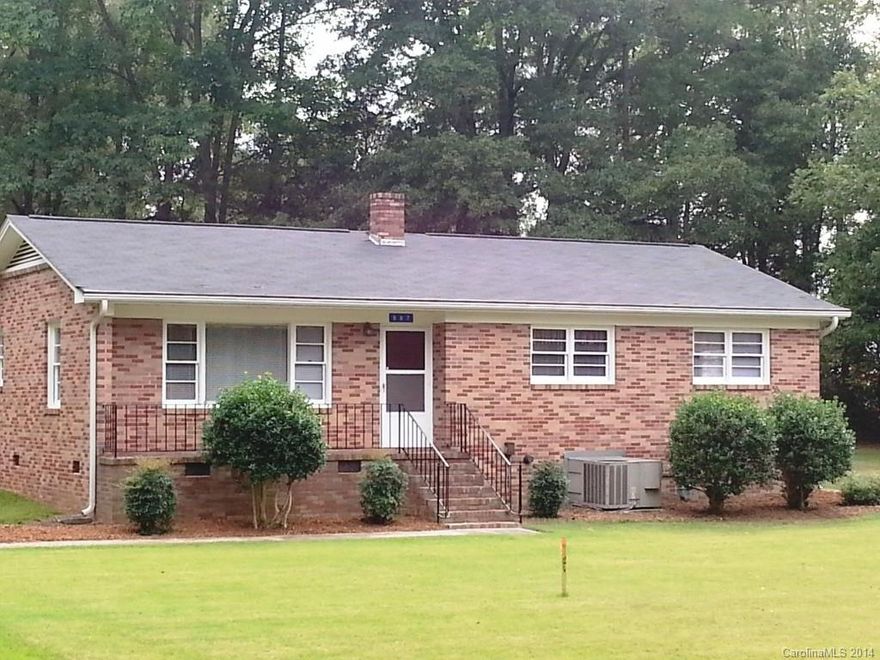 FOR LEASE - OFFICE BUILDING. Free standing office building, zoned Business 1 for business use. Perfect for small professional office on a busy highway in Indian Land. Close to Ballantyne and Fort Mill.