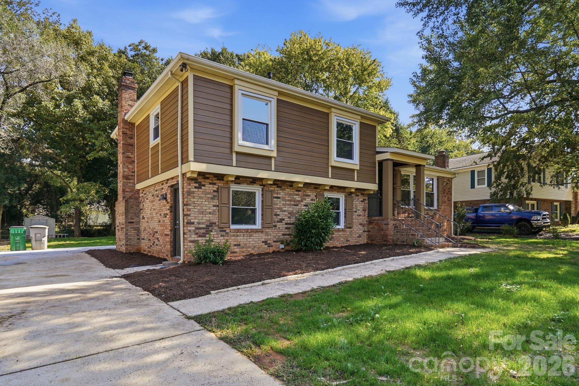 6131 Coach Hill Lane