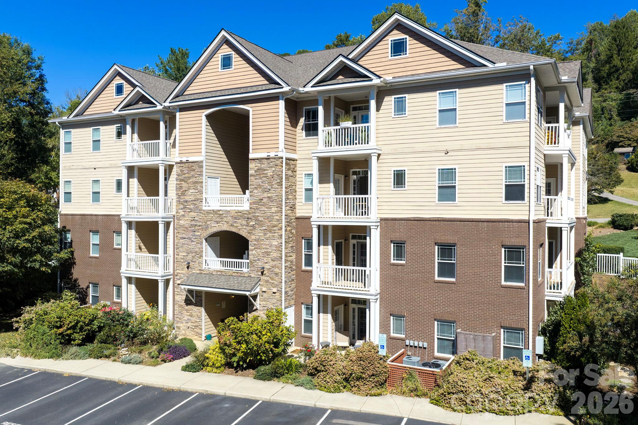40 Hyannis Drive 203