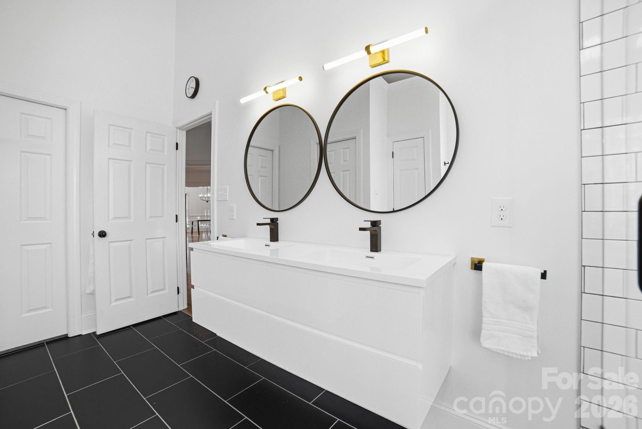 The Peninsula - Residential