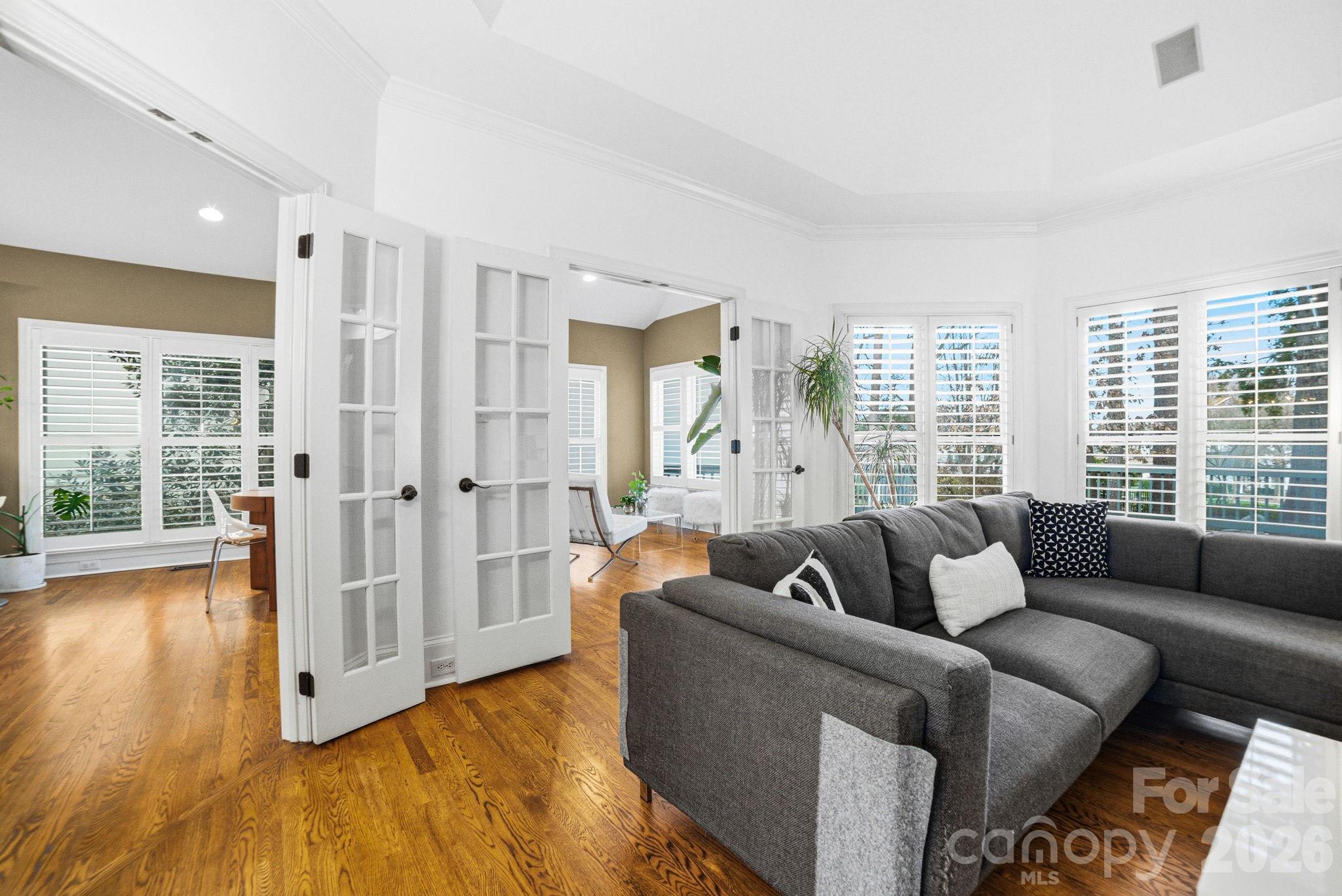 The Peninsula - Residential