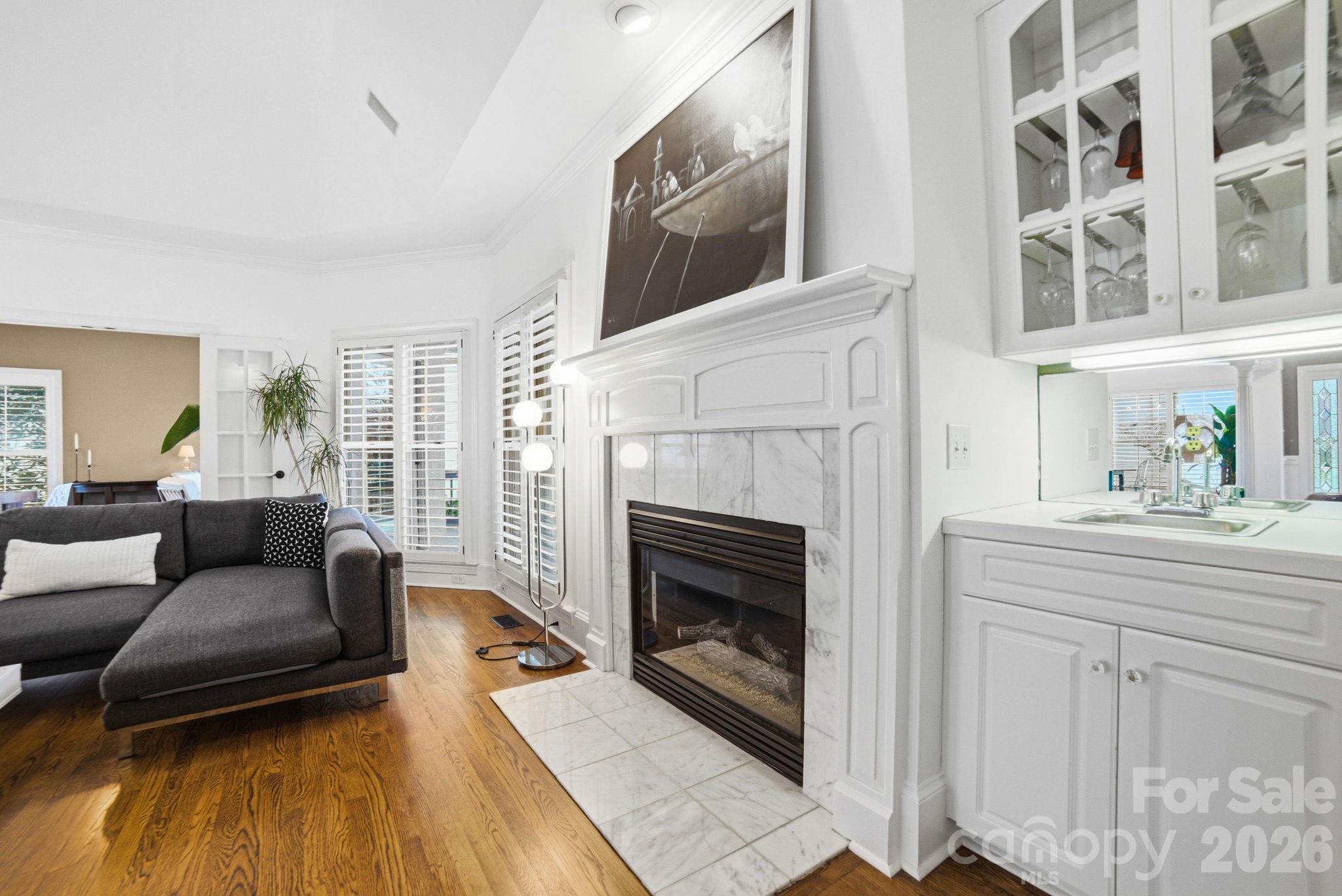 The Peninsula - Residential