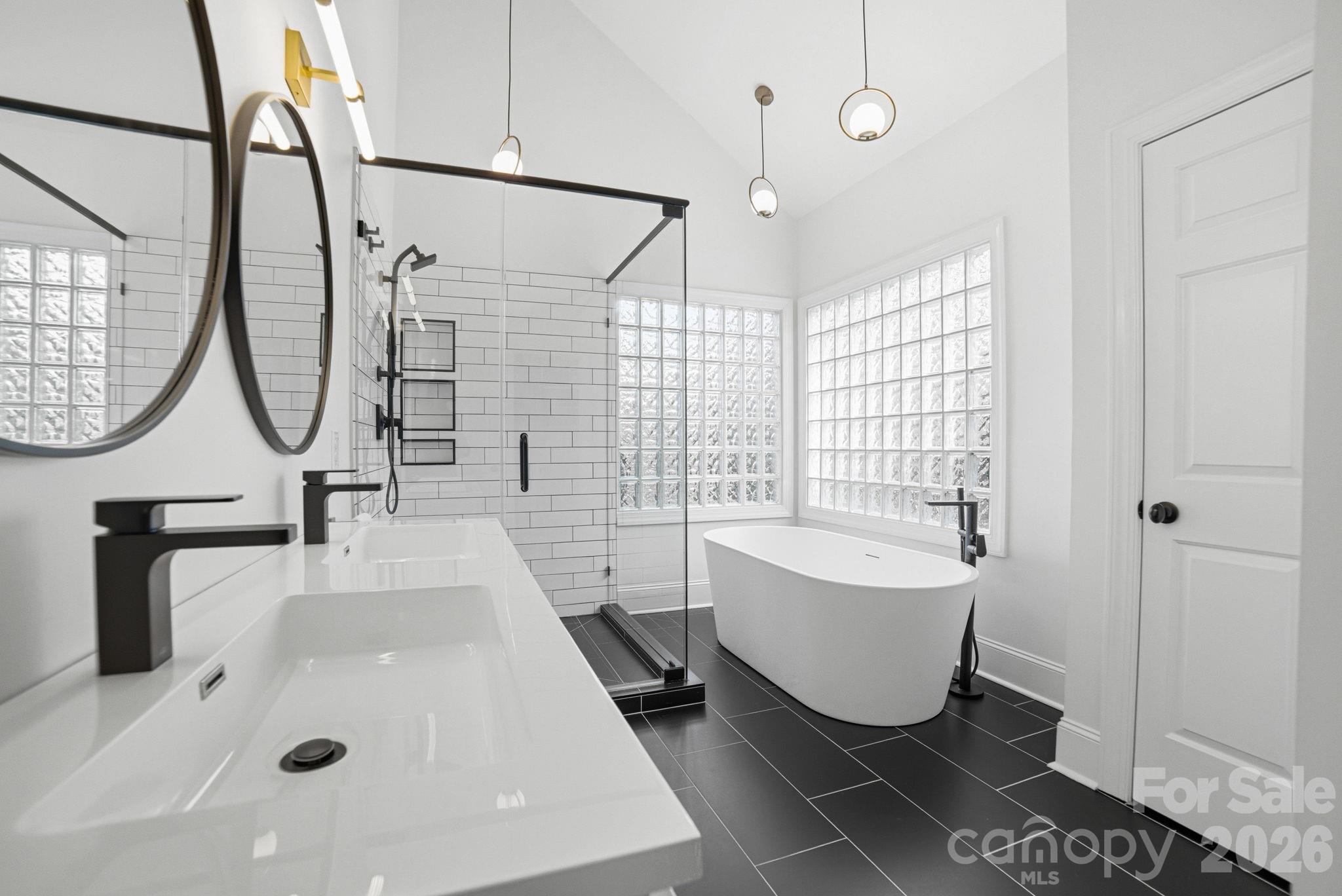 The Peninsula - Residential