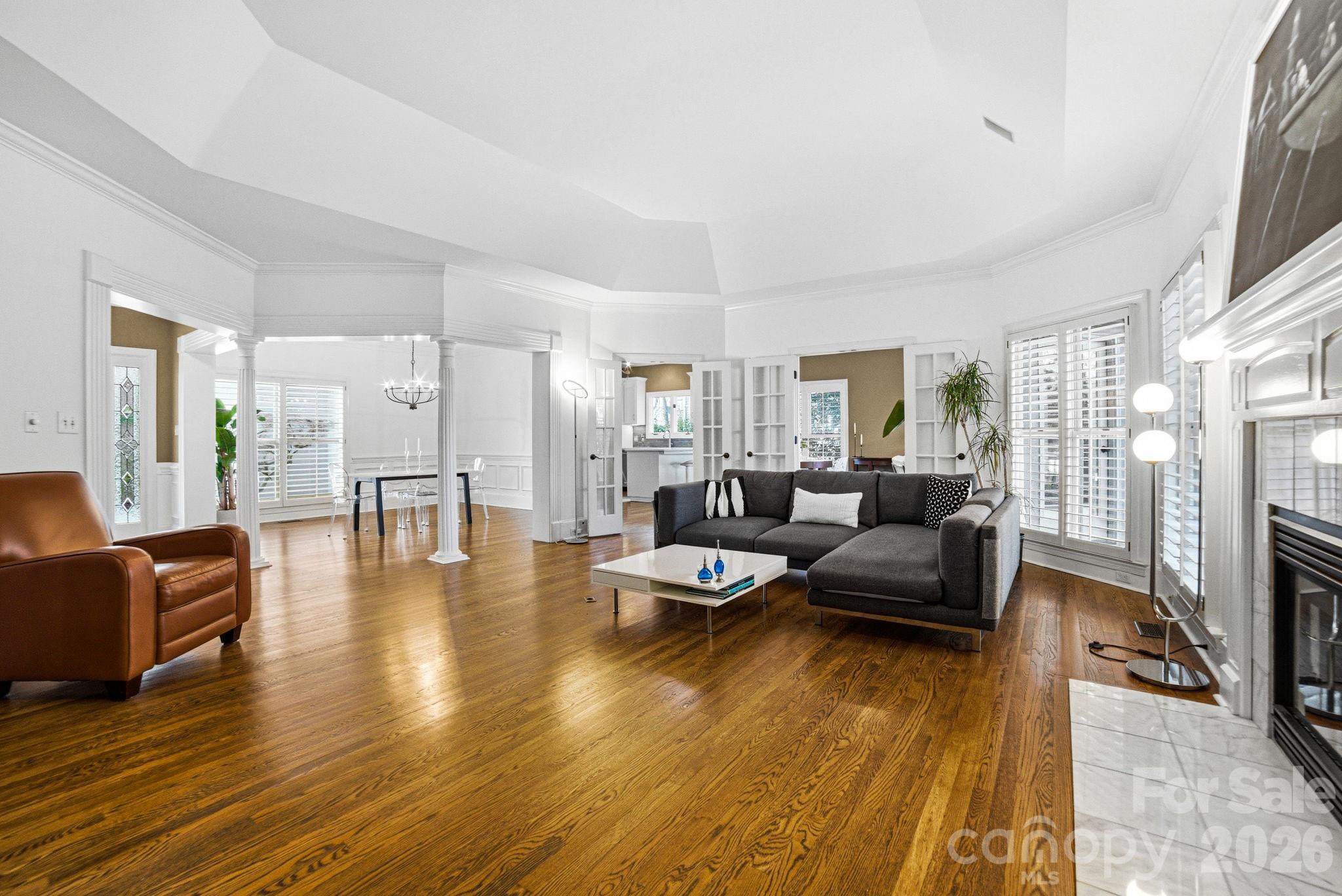 The Peninsula - Residential