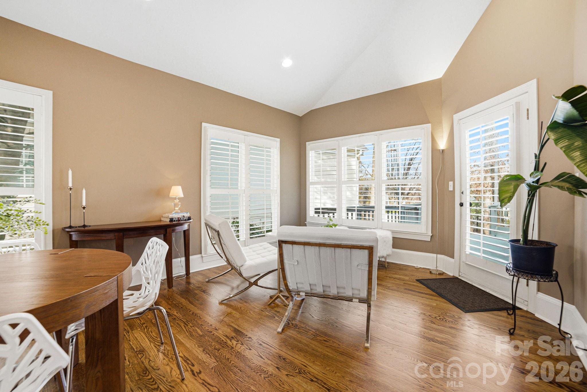 The Peninsula - Residential