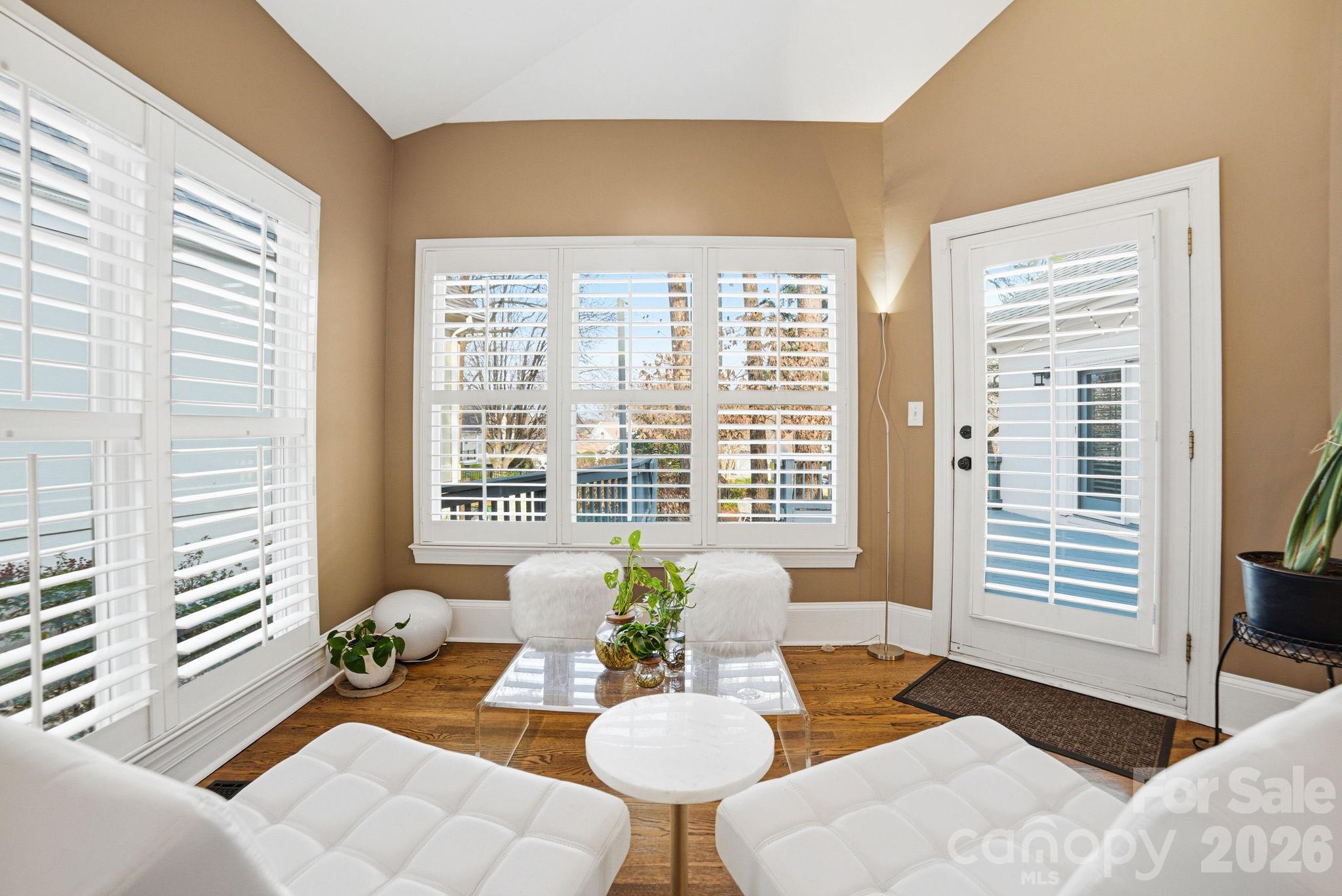 The Peninsula - Residential