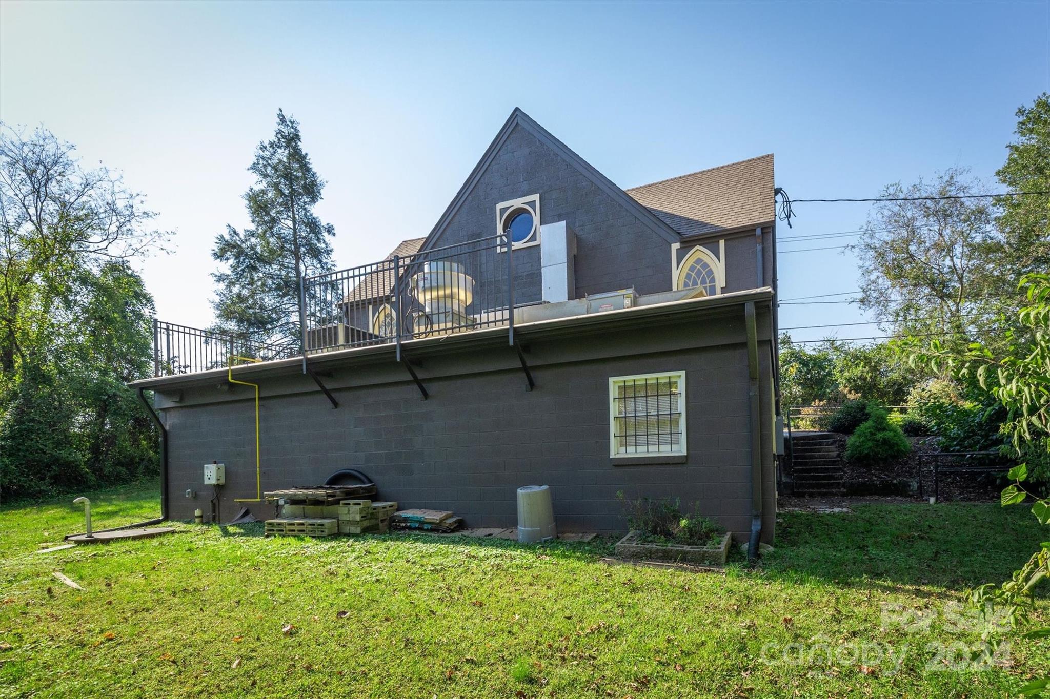 318 Bouchelle Street