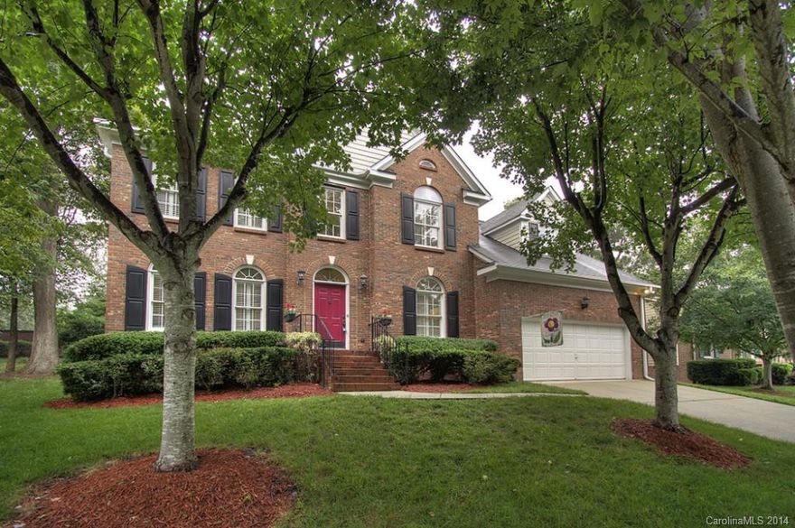Warm hrdwds greet you as you enter this fabulous home! They flow throughout foyer, DR & powder rm. Ceramic tile floors in KIT are accented by classic & timeless white cabinets. Neutral colors throughout make this a move-in ready showstopper! Fabulous FAM RM w/gas log FP, light-filled windows & recessed tray ceiling. Spacious Master BR on main. MSTR BA boasts ceramic tile floor & upgraded fixtures. 2nd floor features 4 add'l BRs PLUS huge multi-use BONUS RM w/storage. AMAZING SCREENED-IN PORCH!