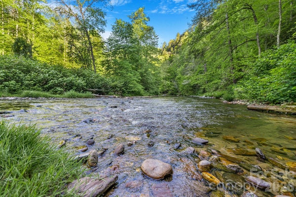 31 CADDIS CT, MARSHALL, NC 28753 - Image 6ed77b9f5102d6000fdfabd6376de4ae/3581032106